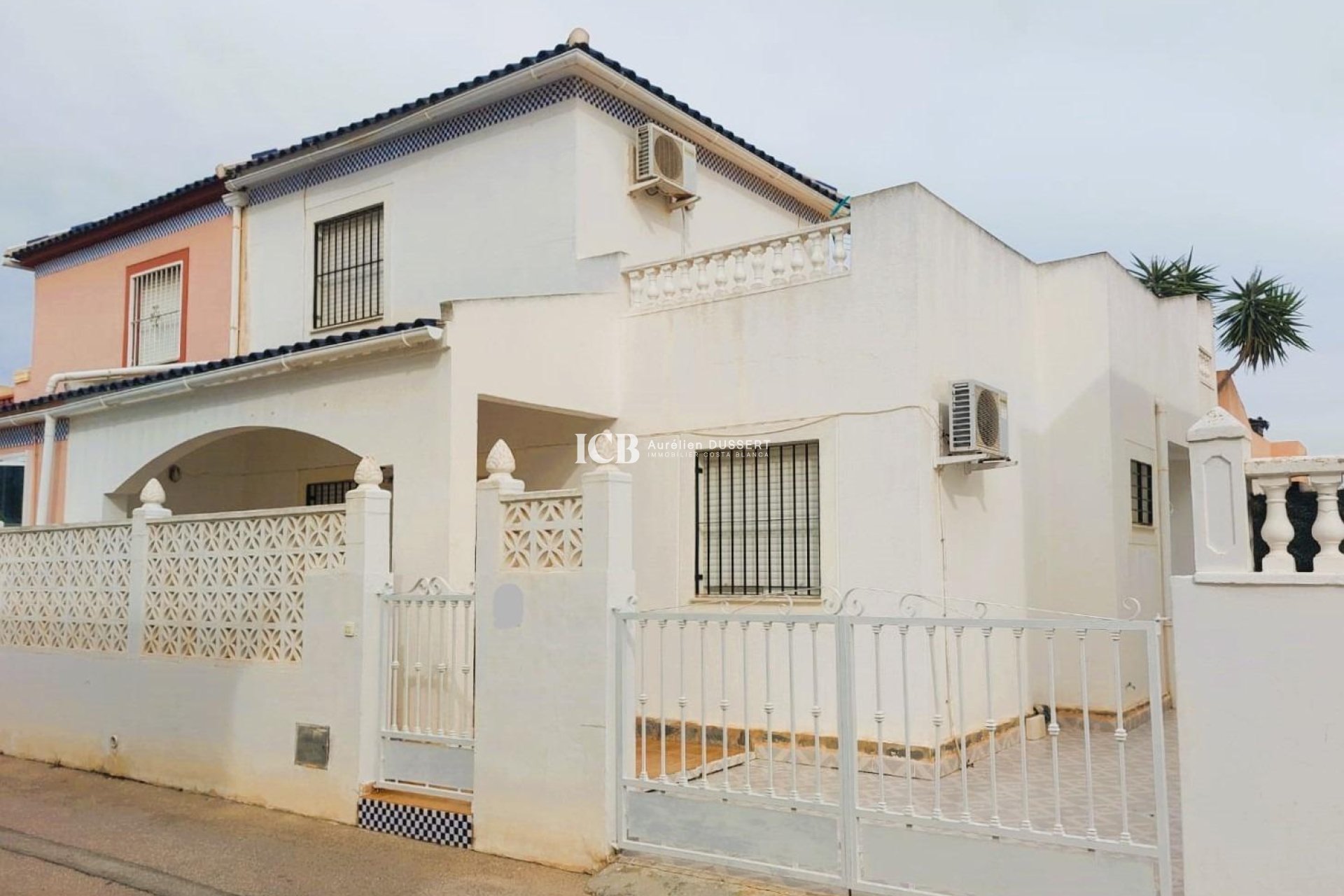 Resale - Villa -
Torrevieja - Los altos