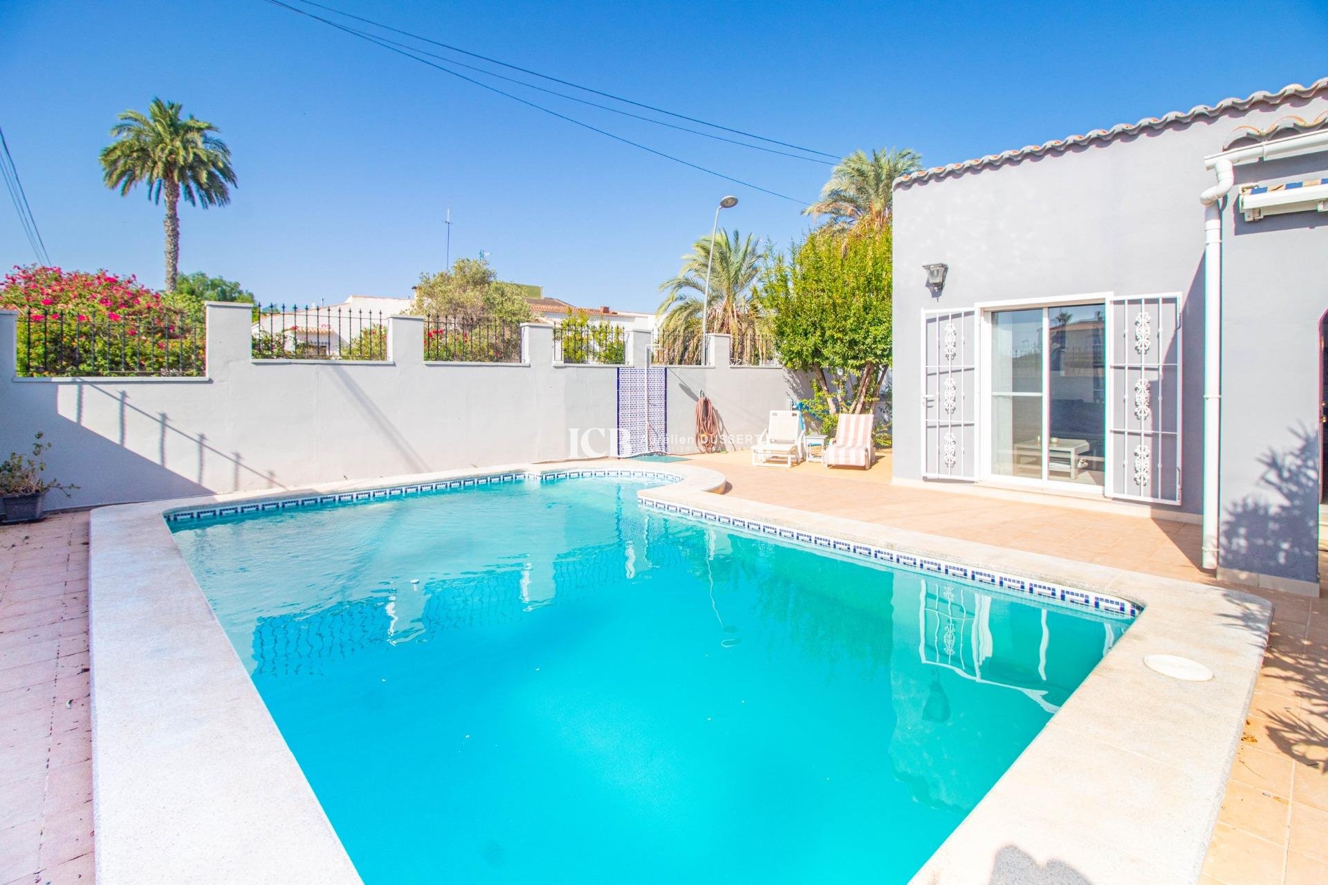 Resale - Villa -
Torrevieja - Los balcones