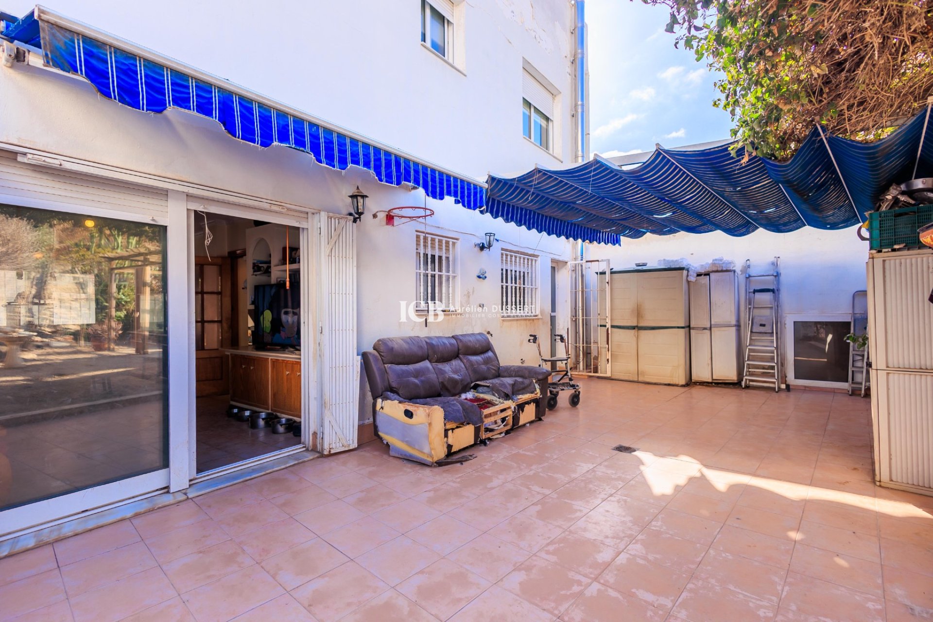 Resale - Villa -
Torrevieja - Torrevieja Centro