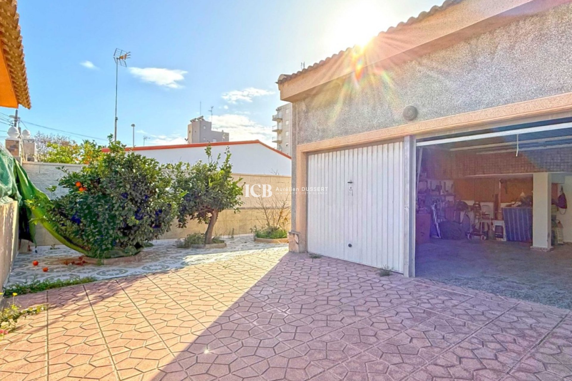 Resale - Villa -
Torrevieja