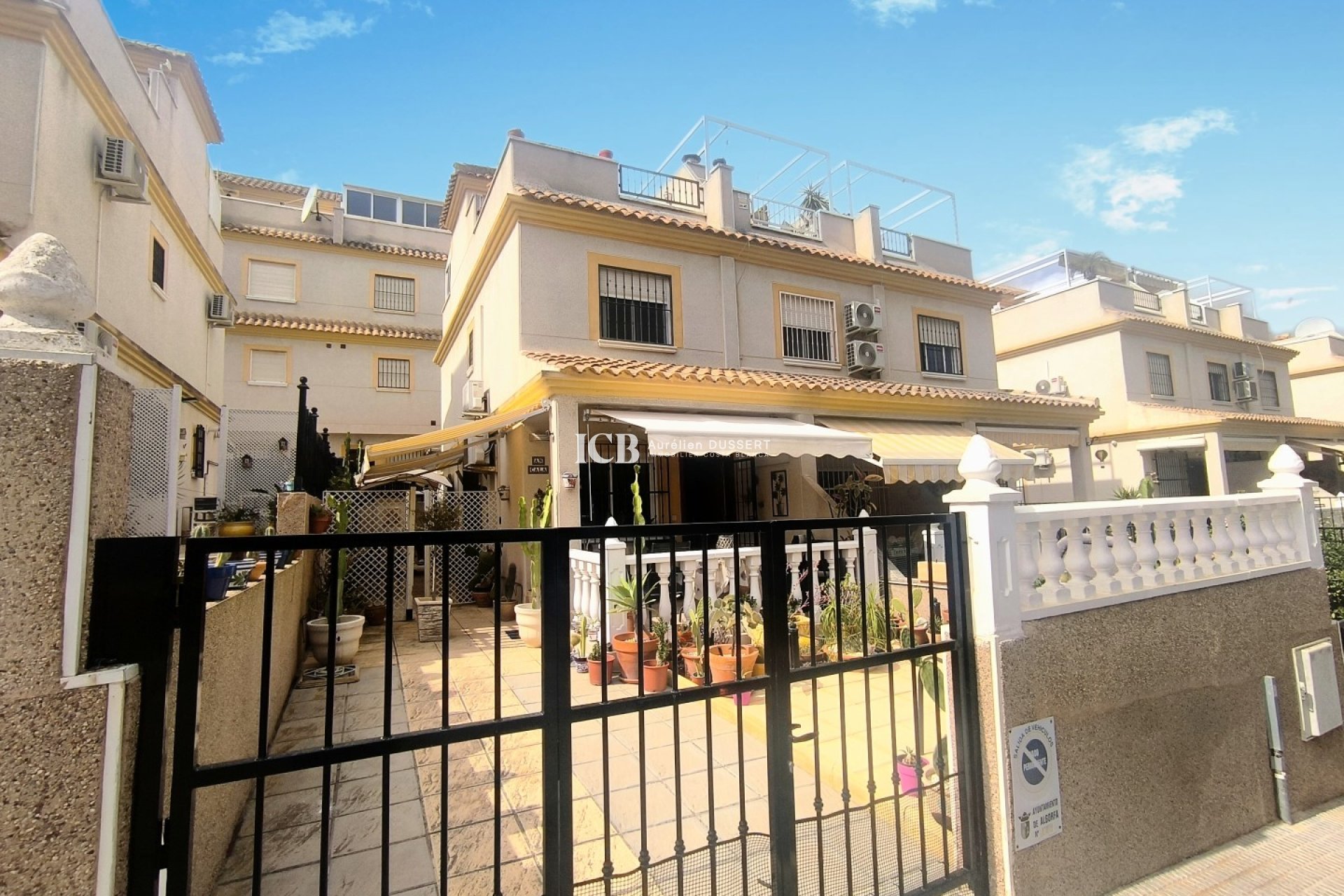 Reventa - Adosado -
Algorfa