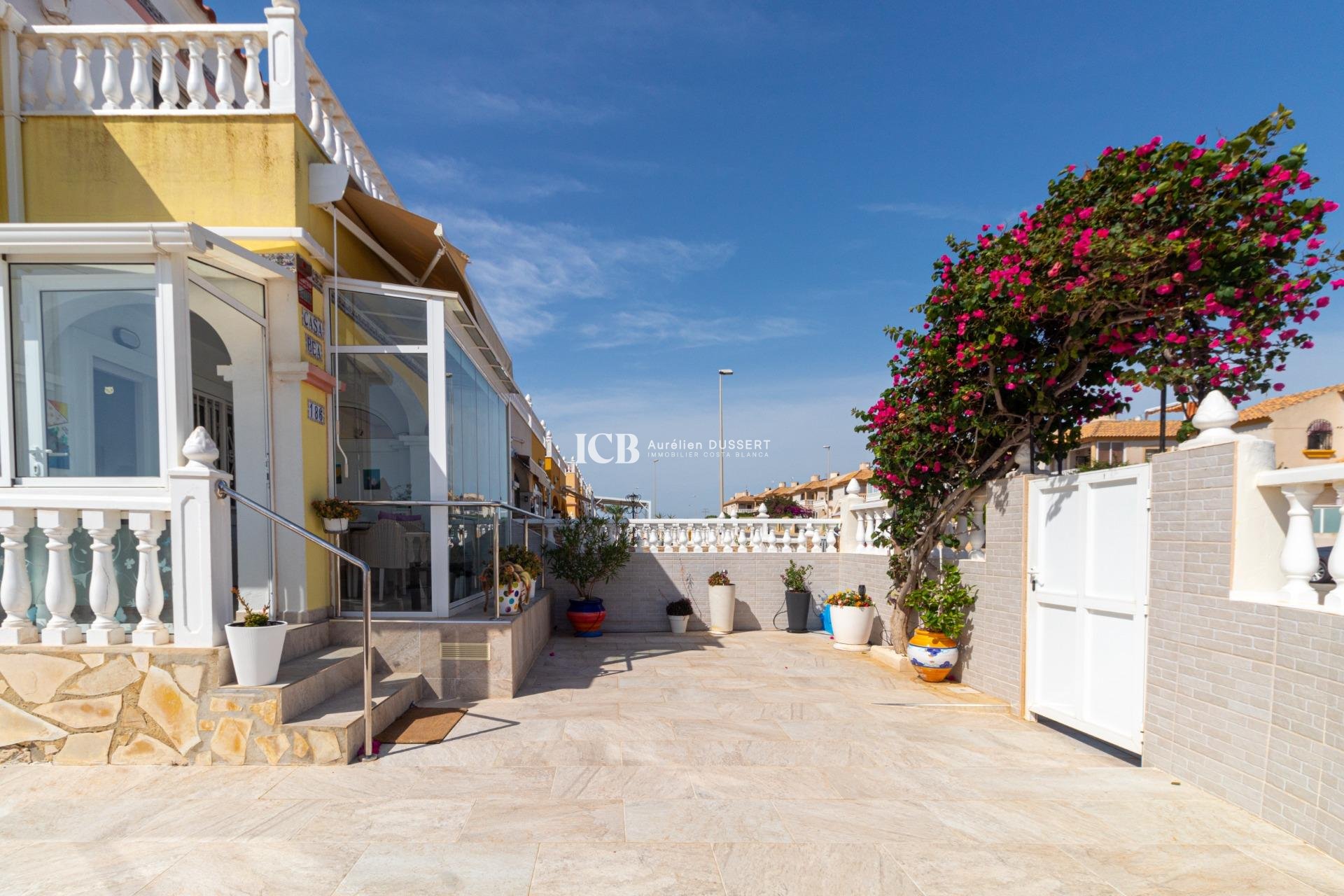 Reventa - Adosado -
Orihuela Costa - La Regia