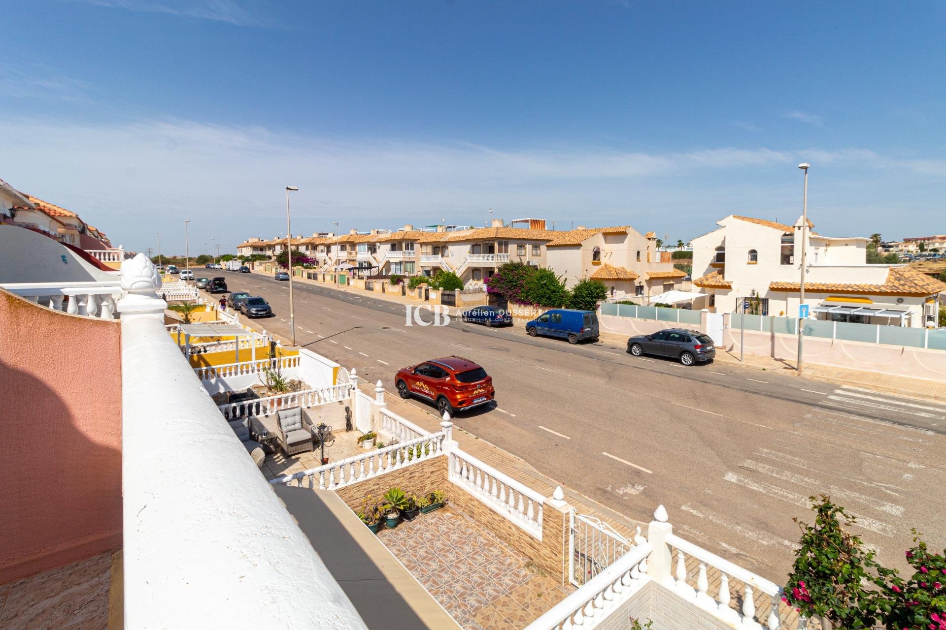 Reventa - Adosado -
Orihuela Costa - La Regia