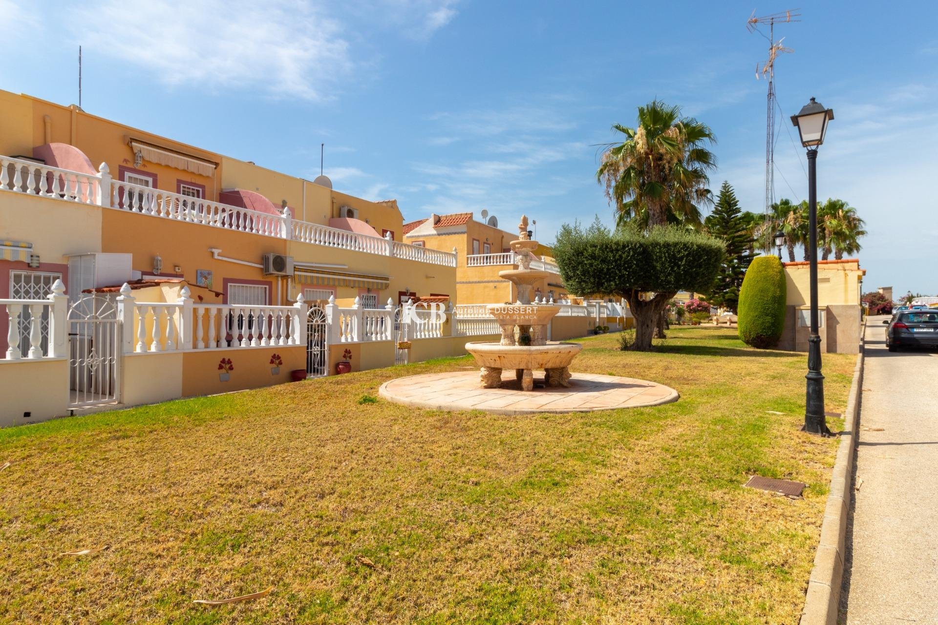 Reventa - Adosado -
Orihuela Costa - La Regia
