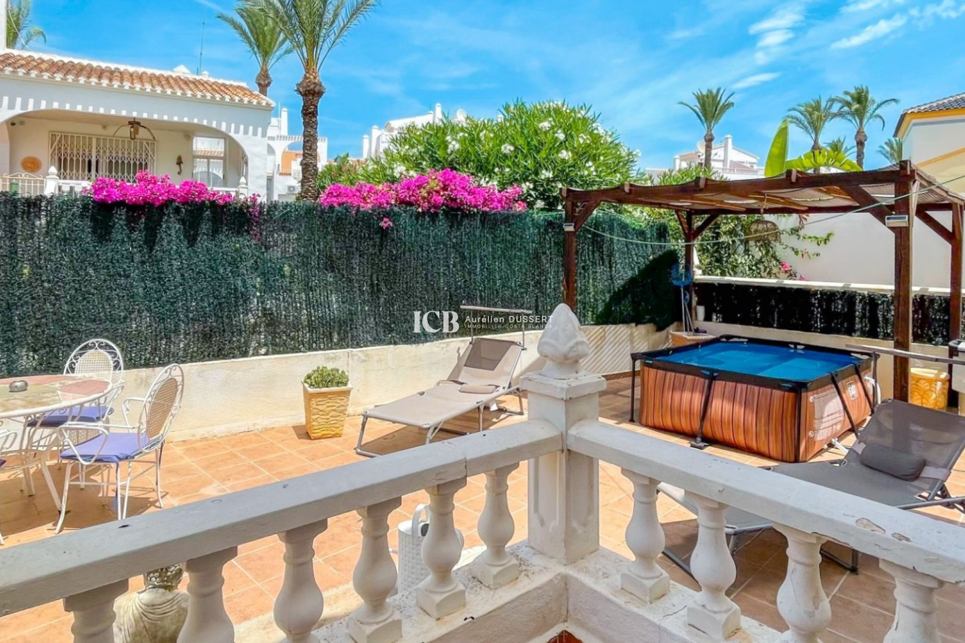 Reventa - Adosado -
Orihuela Costa - La Rioja