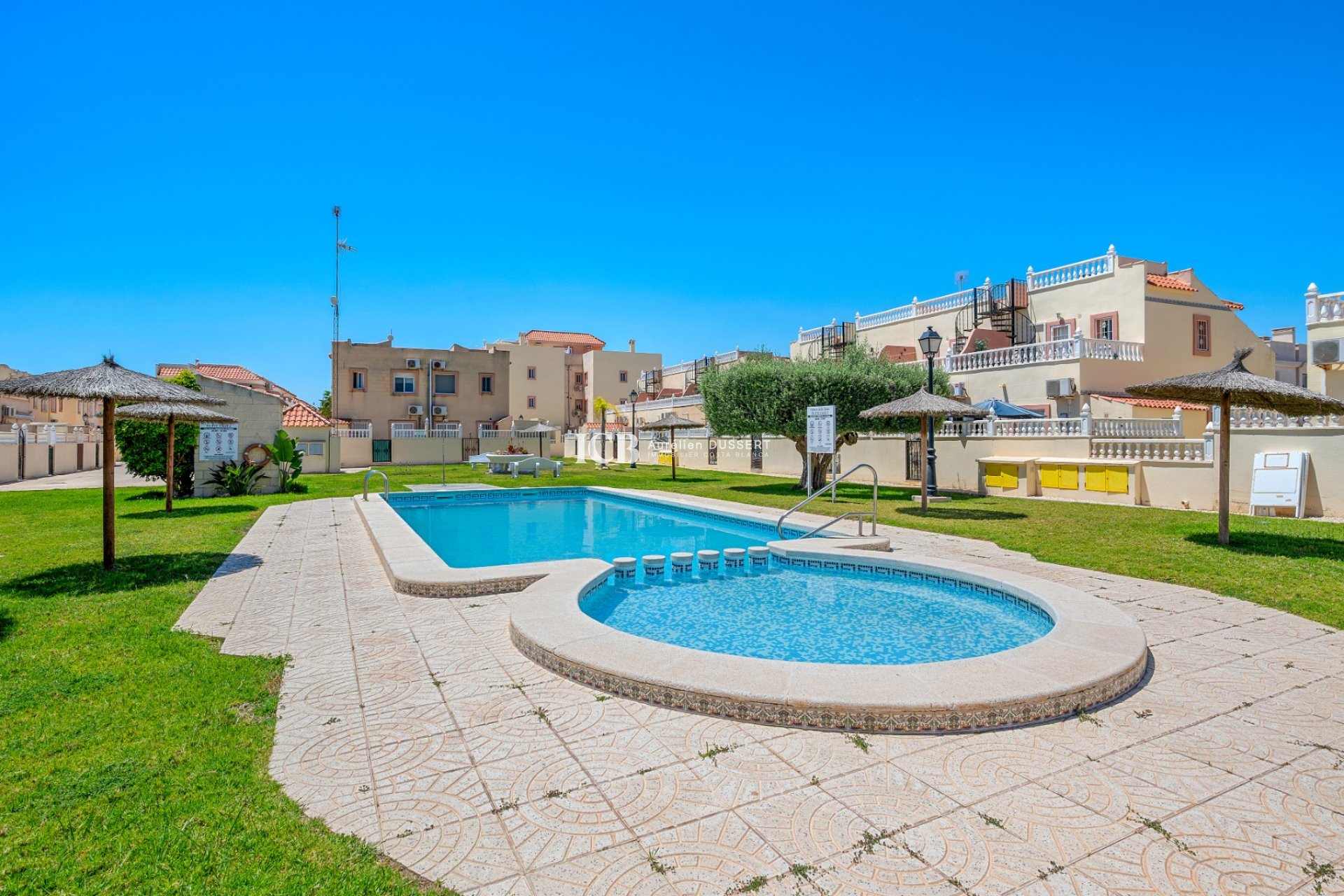 Reventa - Adosado -
Orihuela Costa - La Zenia