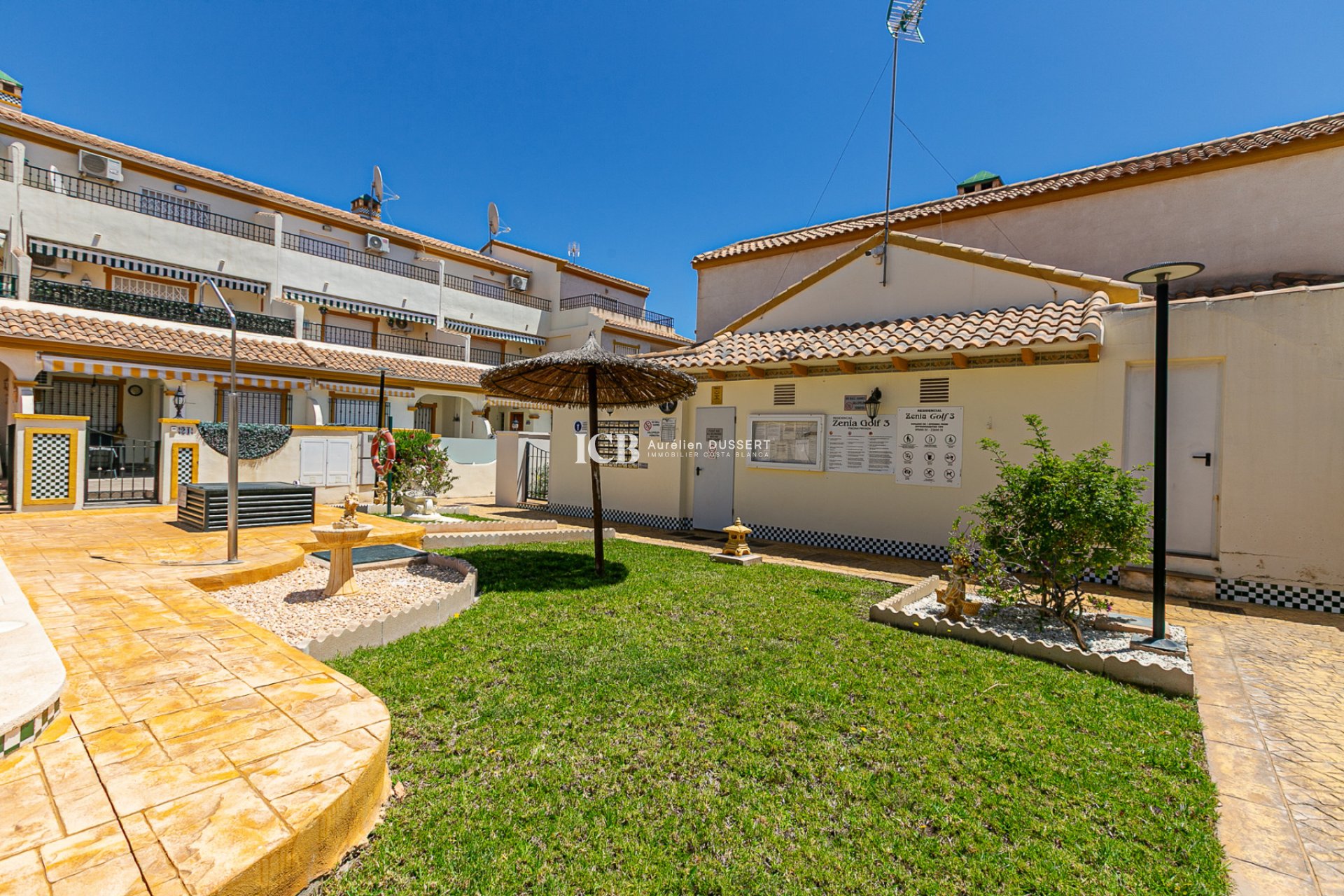 Reventa - Adosado -
Orihuela Costa - La Zenia