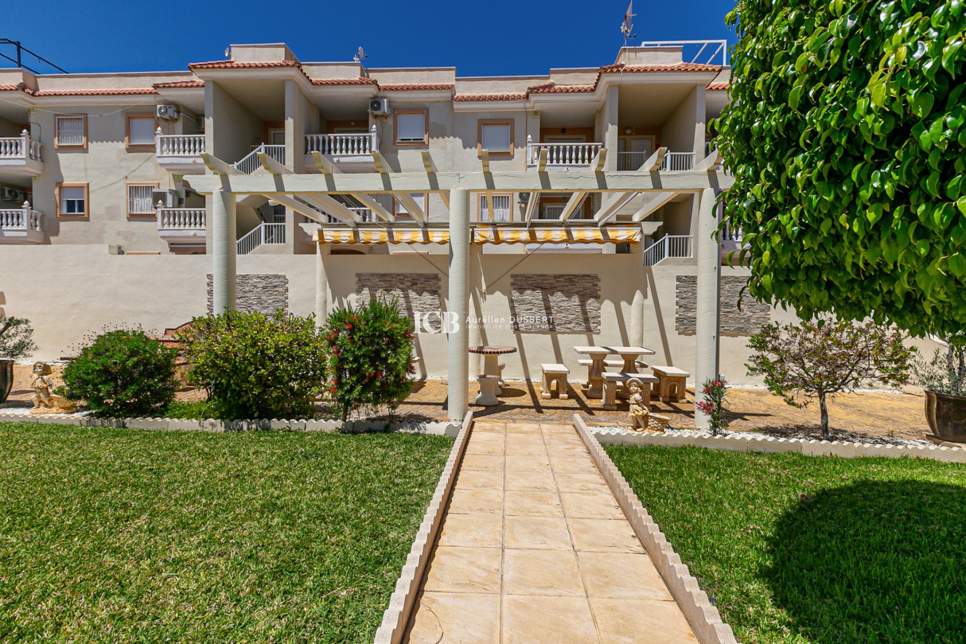 Reventa - Adosado -
Orihuela Costa - La Zenia