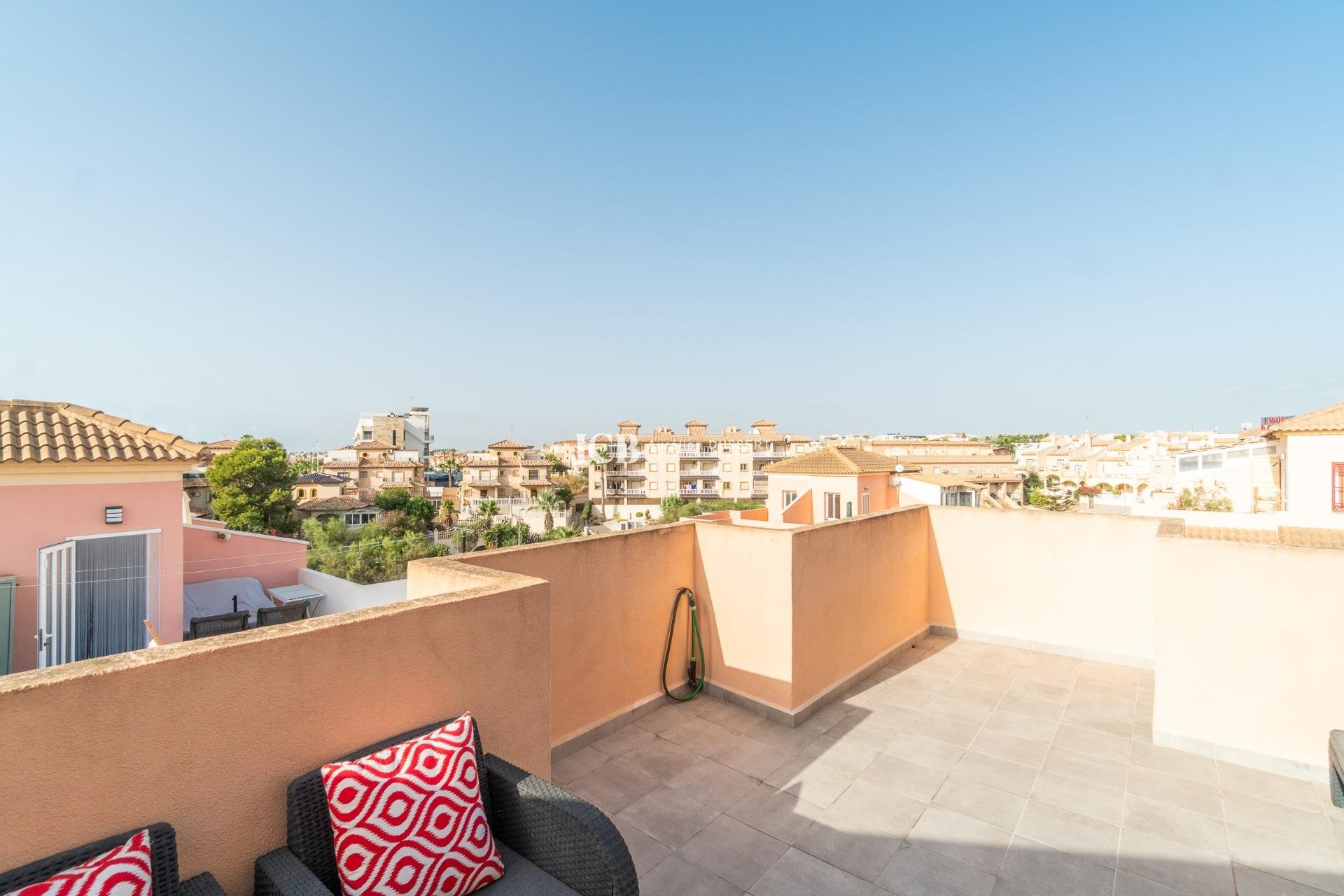 Reventa - Adosado -
Orihuela Costa - La Zenia