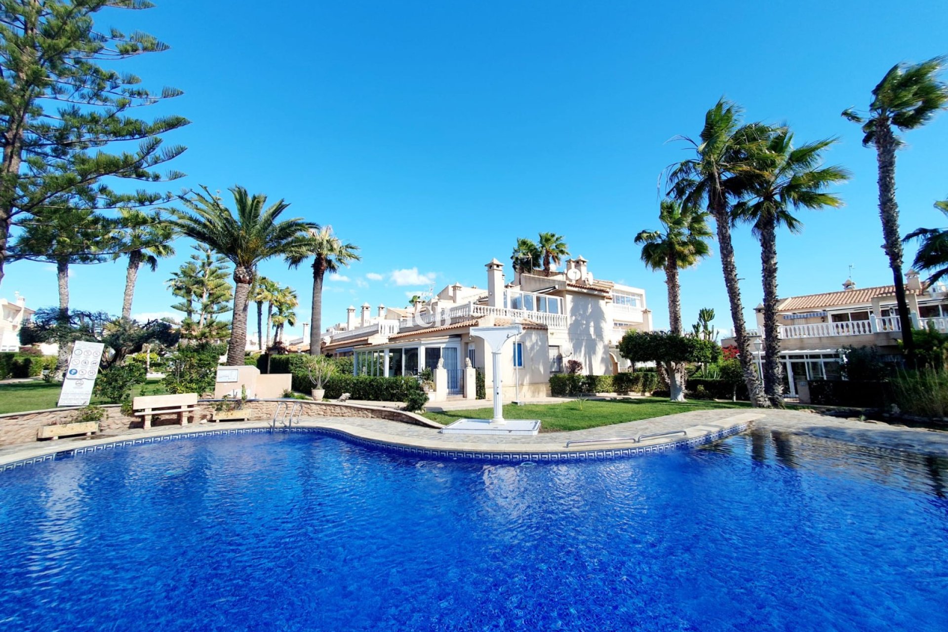 Reventa - Adosado -
Orihuela Costa - Playa Flamenca