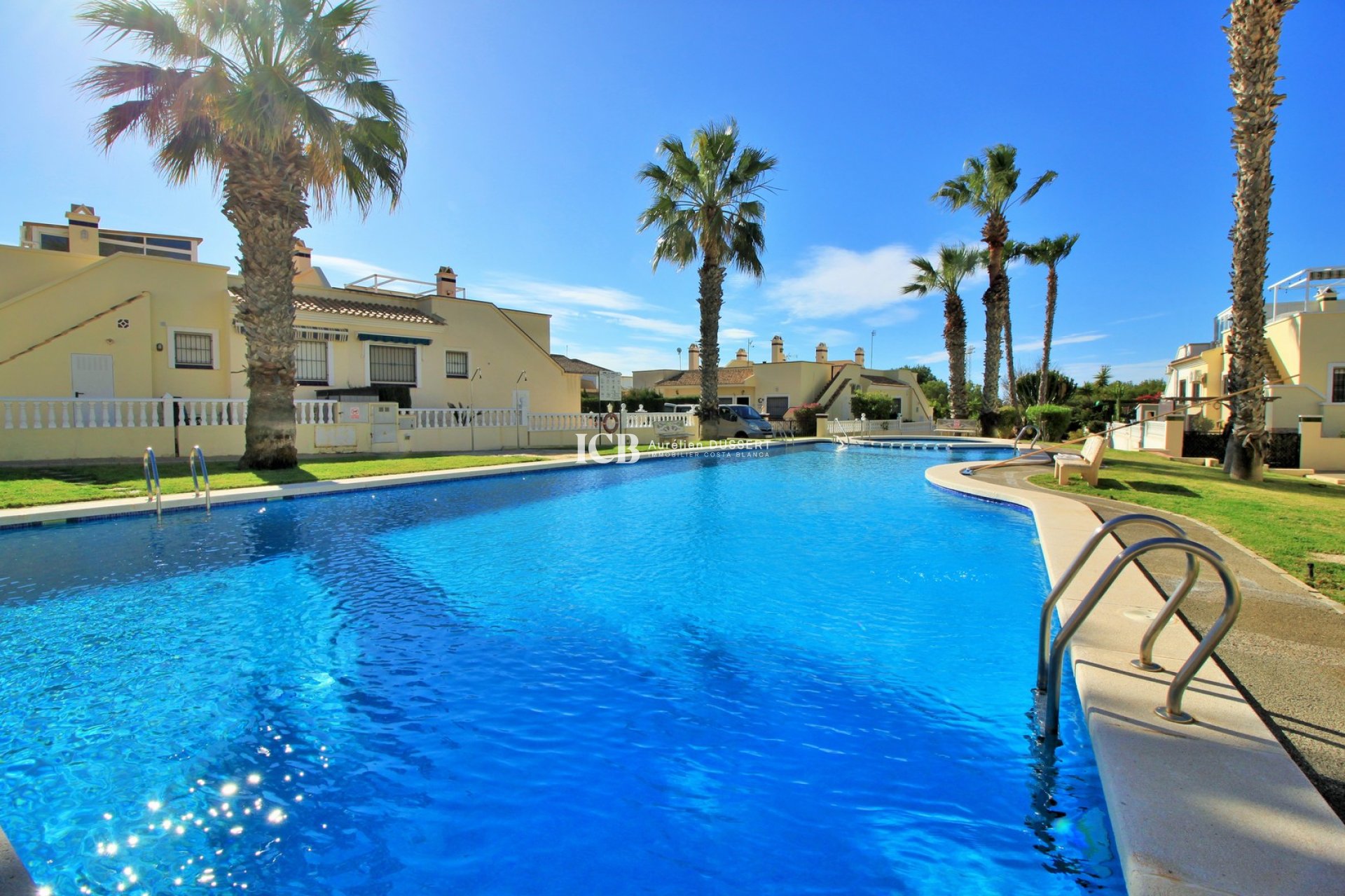 Reventa - Adosado -
Orihuela Costa - Playa Flamenca