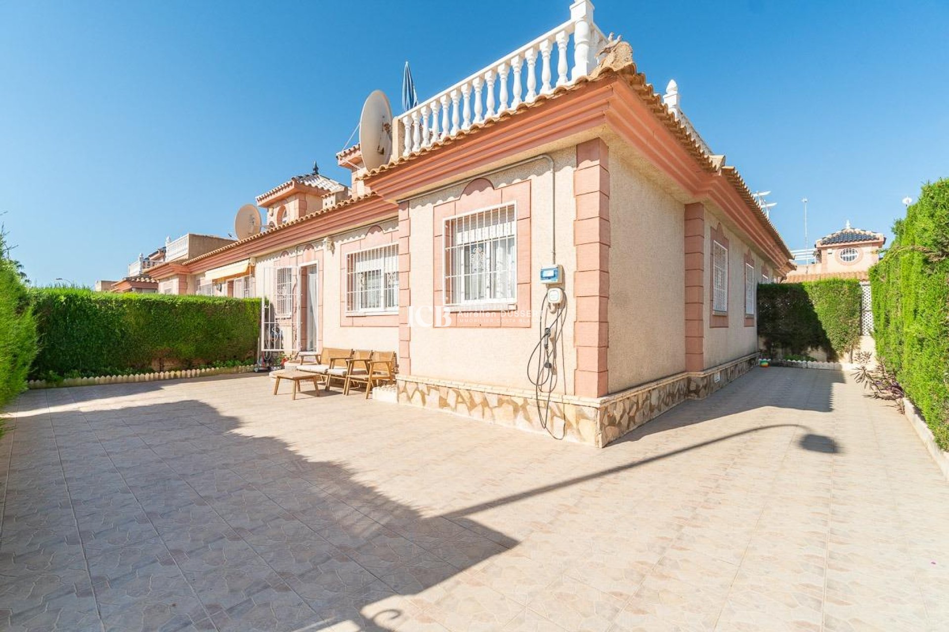 Reventa - Adosado -
Orihuela Costa - Playa Flamenca