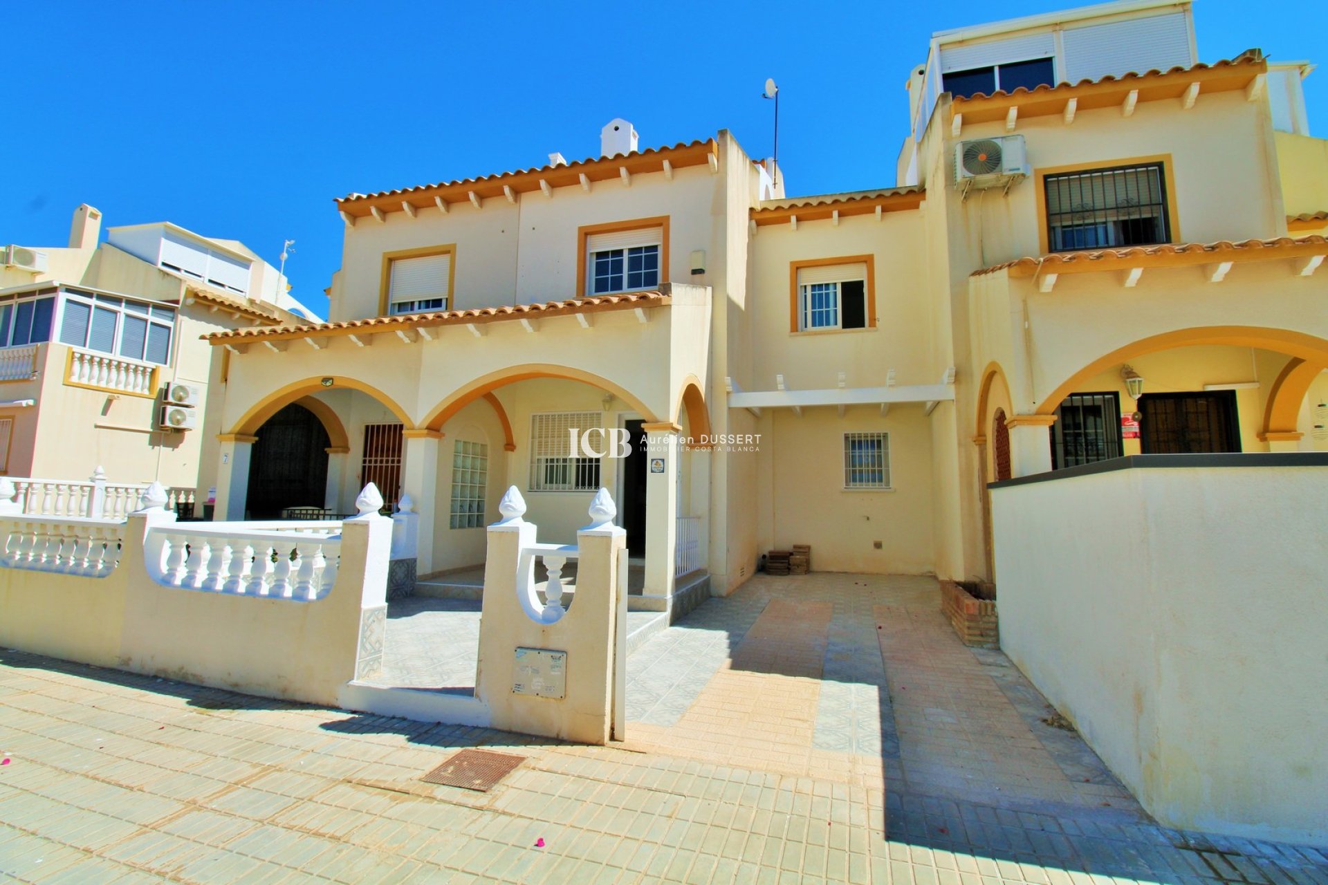 Reventa - Adosado -
Orihuela Costa - Playa Flamenca