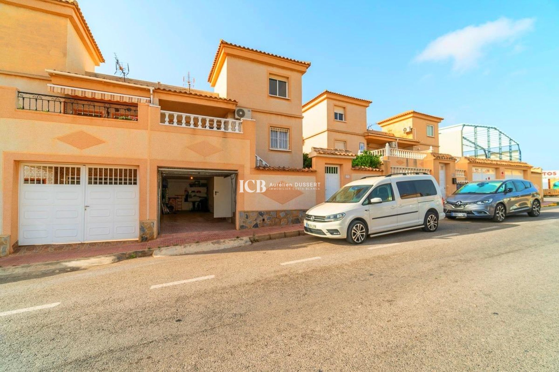 Reventa - Adosado -
Torrevieja - Los altos