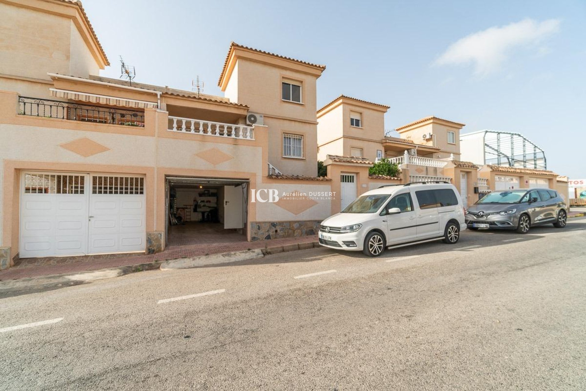 Reventa - Adosado -
Torrevieja - Los altos