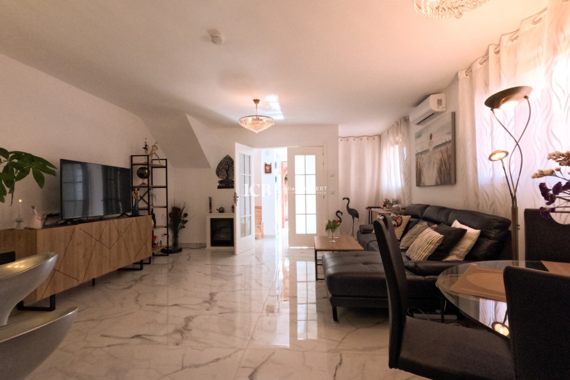 Reventa - Adosado -
Torrevieja - Playa de los Naufragos