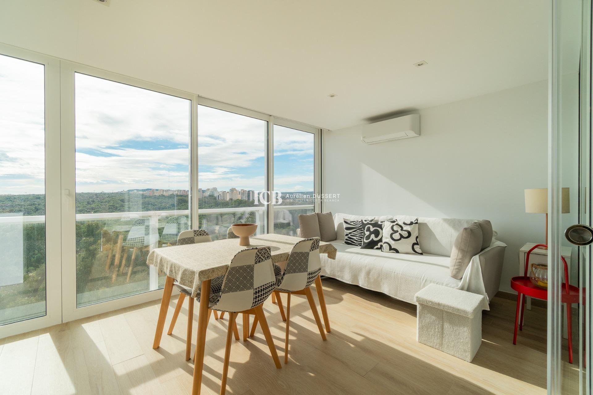 Reventa - Apartamento / piso -
Guardamar del Segura - Puerto Deportivo