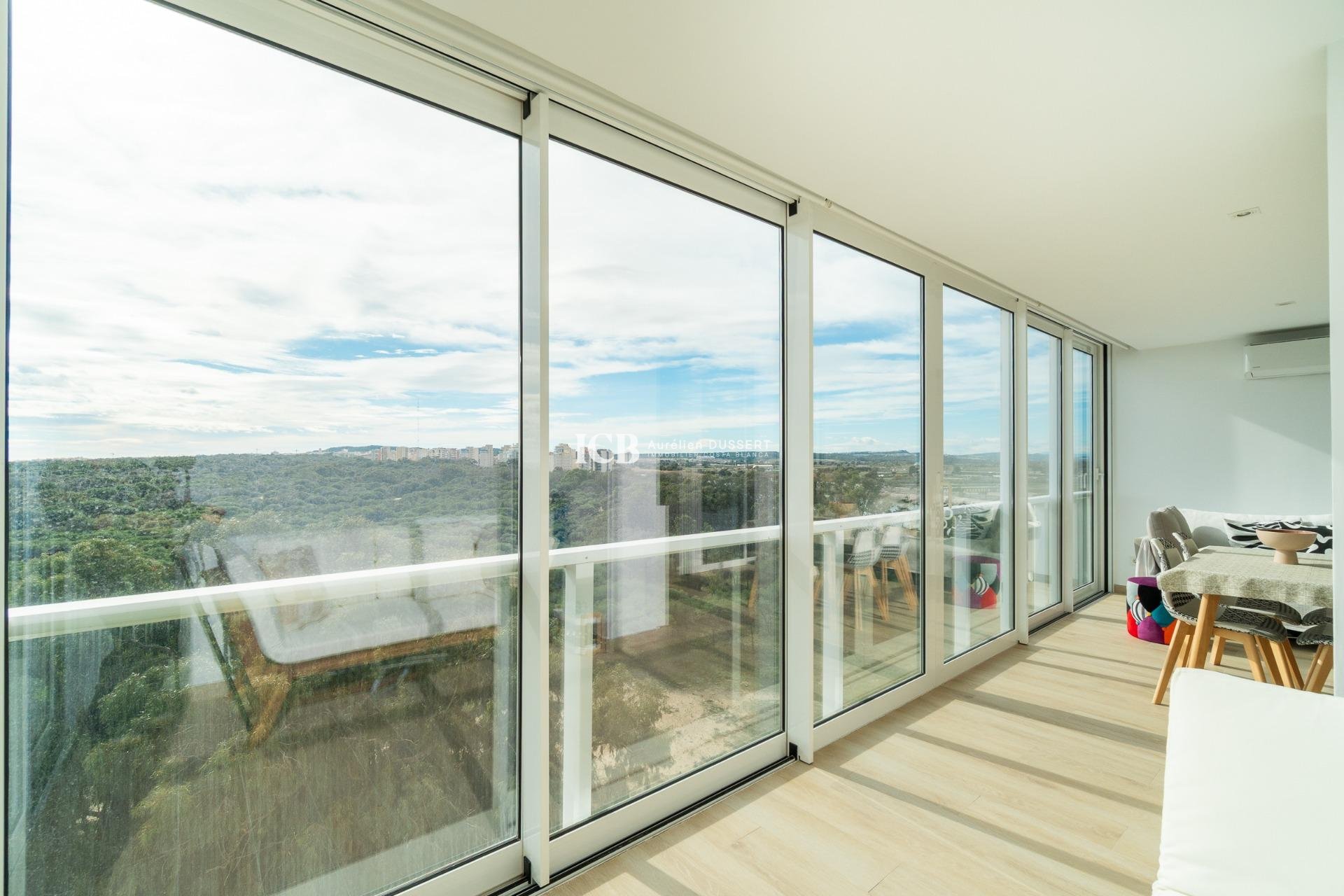 Reventa - Apartamento / piso -
Guardamar del Segura - Puerto Deportivo