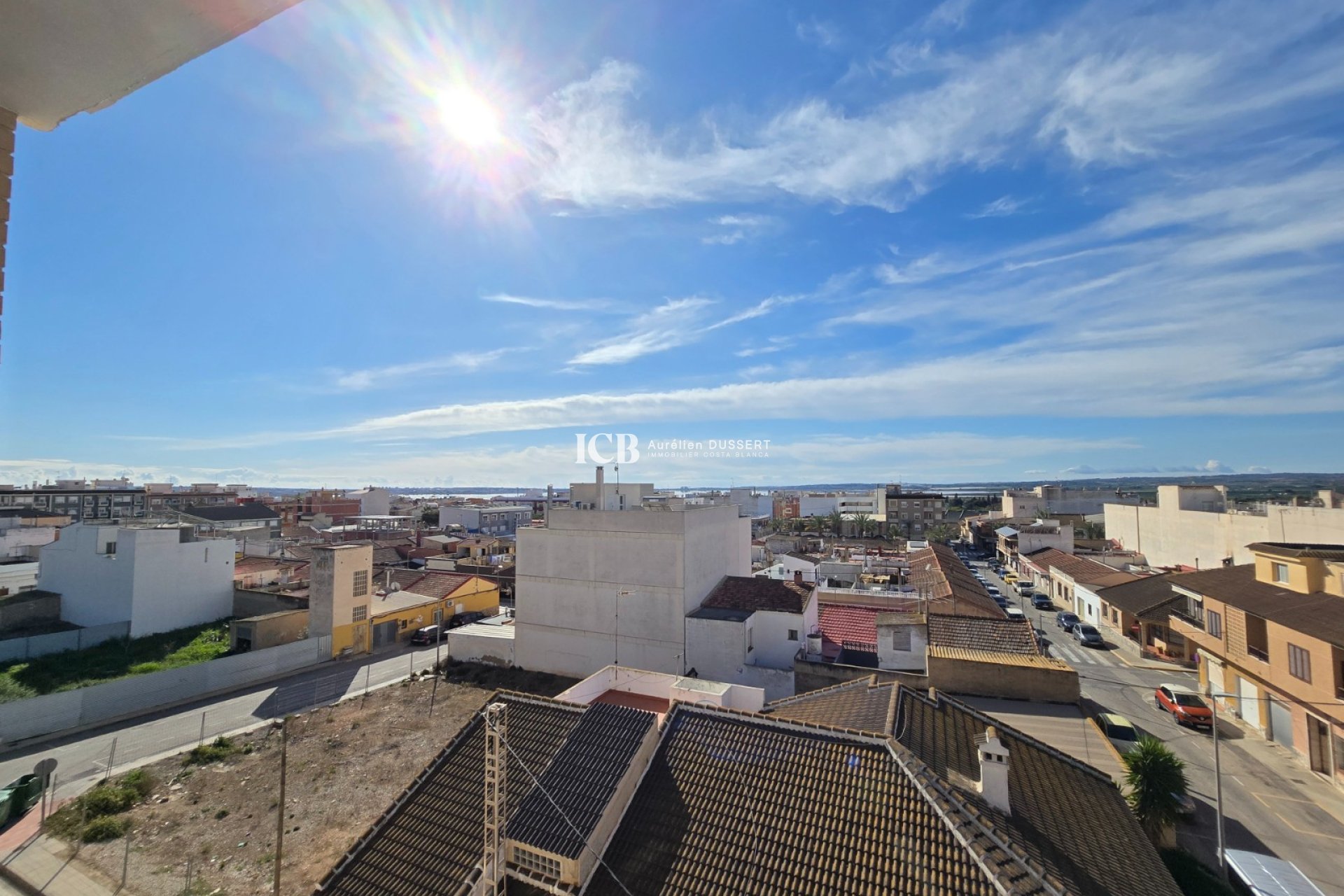 Reventa - Apartamento / piso -
Los Montesinos - Centro