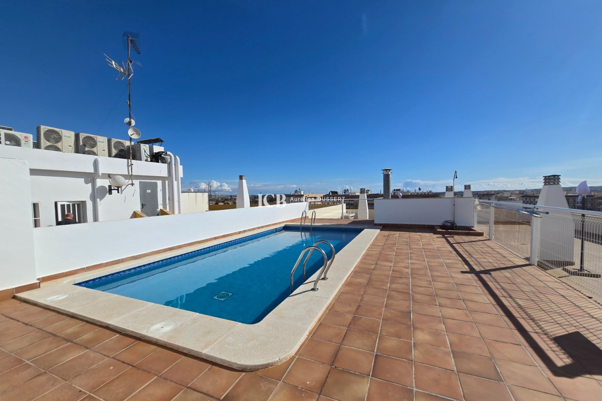 Reventa - Apartamento / piso -
Los Montesinos - Centro