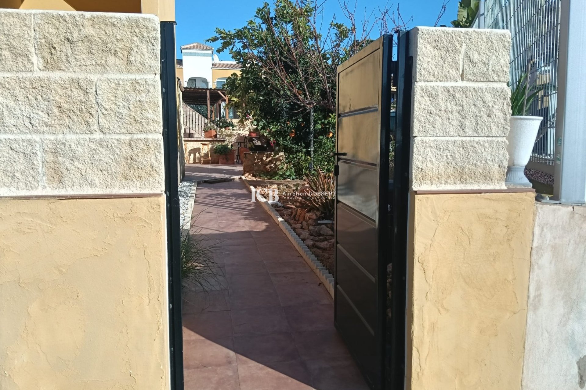 Reventa - Apartamento / piso -
Los Montesinos - La Herrada