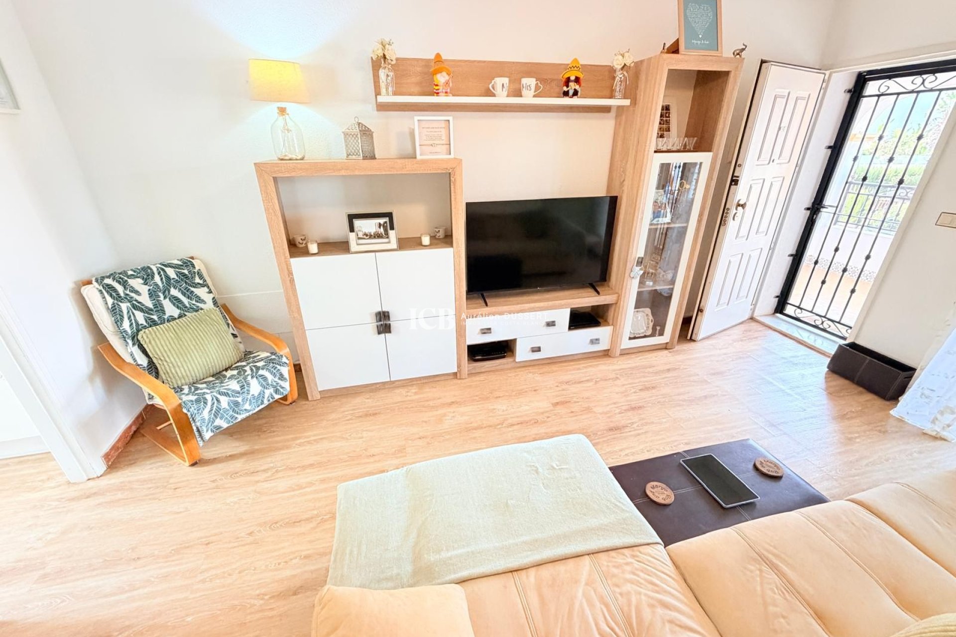 Reventa - Apartamento / piso -
Los Montesinos - La Herrada