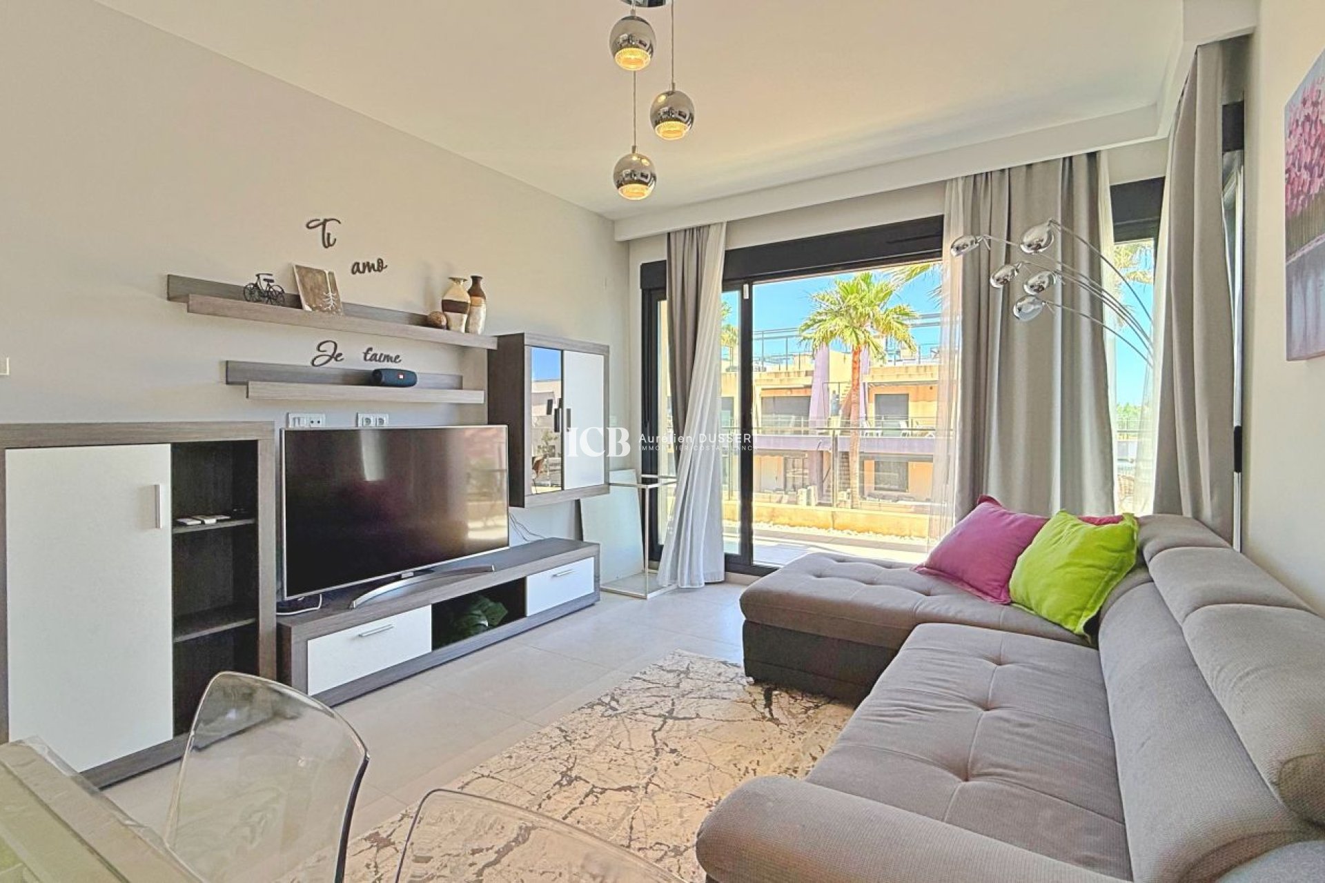 Reventa - Apartamento / piso -
Mil Palmeras