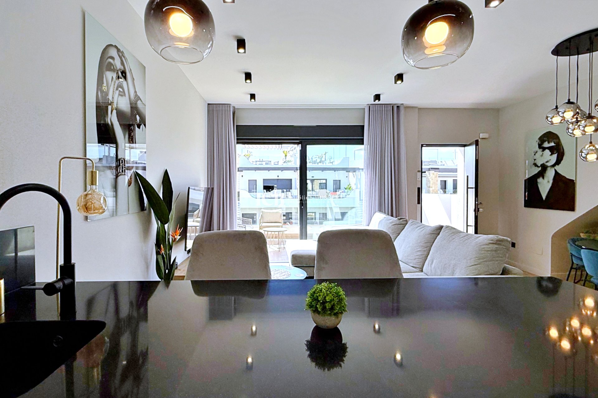 Reventa - Apartamento / piso -
Orihuela Costa - La Ciñuelica