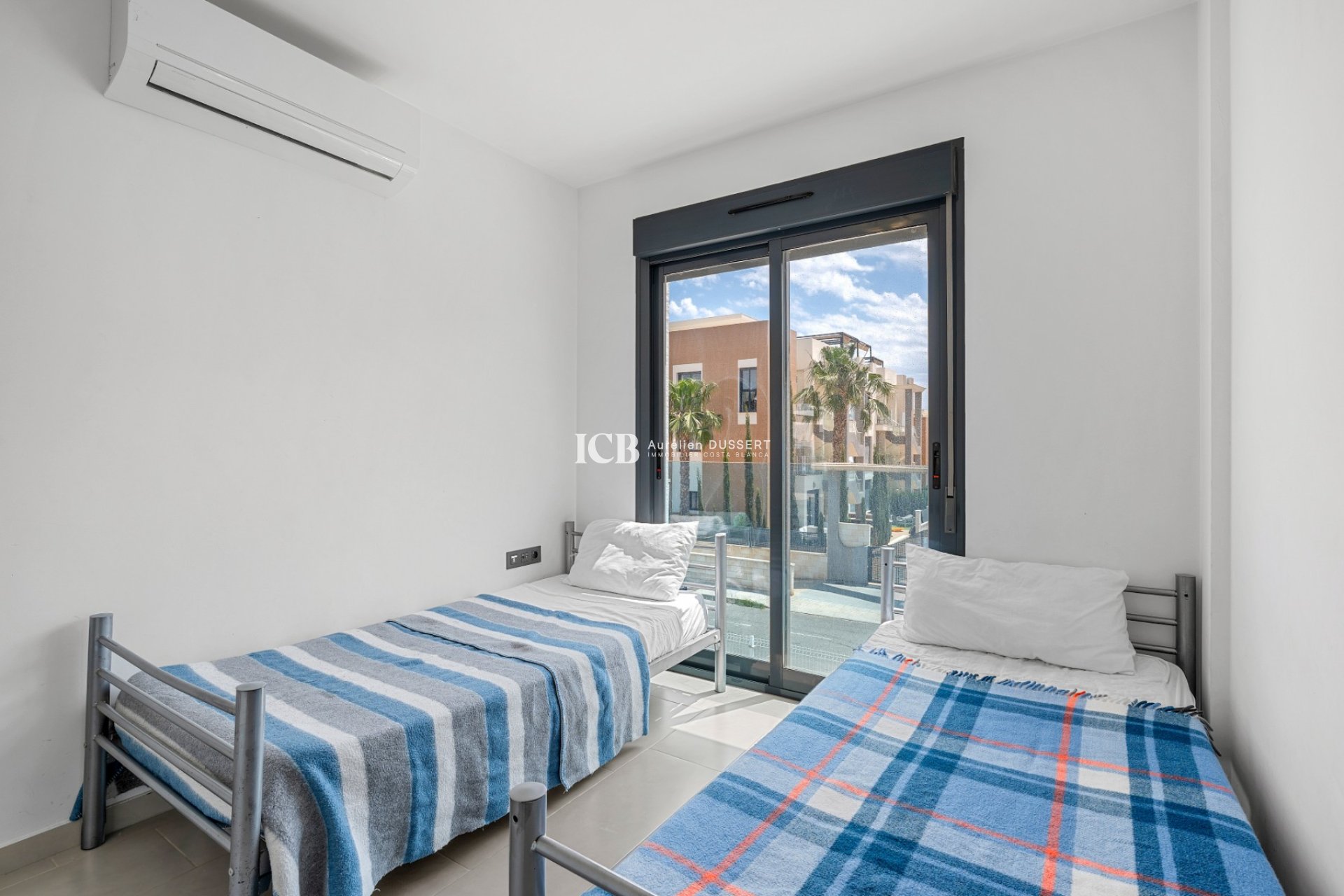 Reventa - Apartamento / piso -
Orihuela Costa - La Zenia