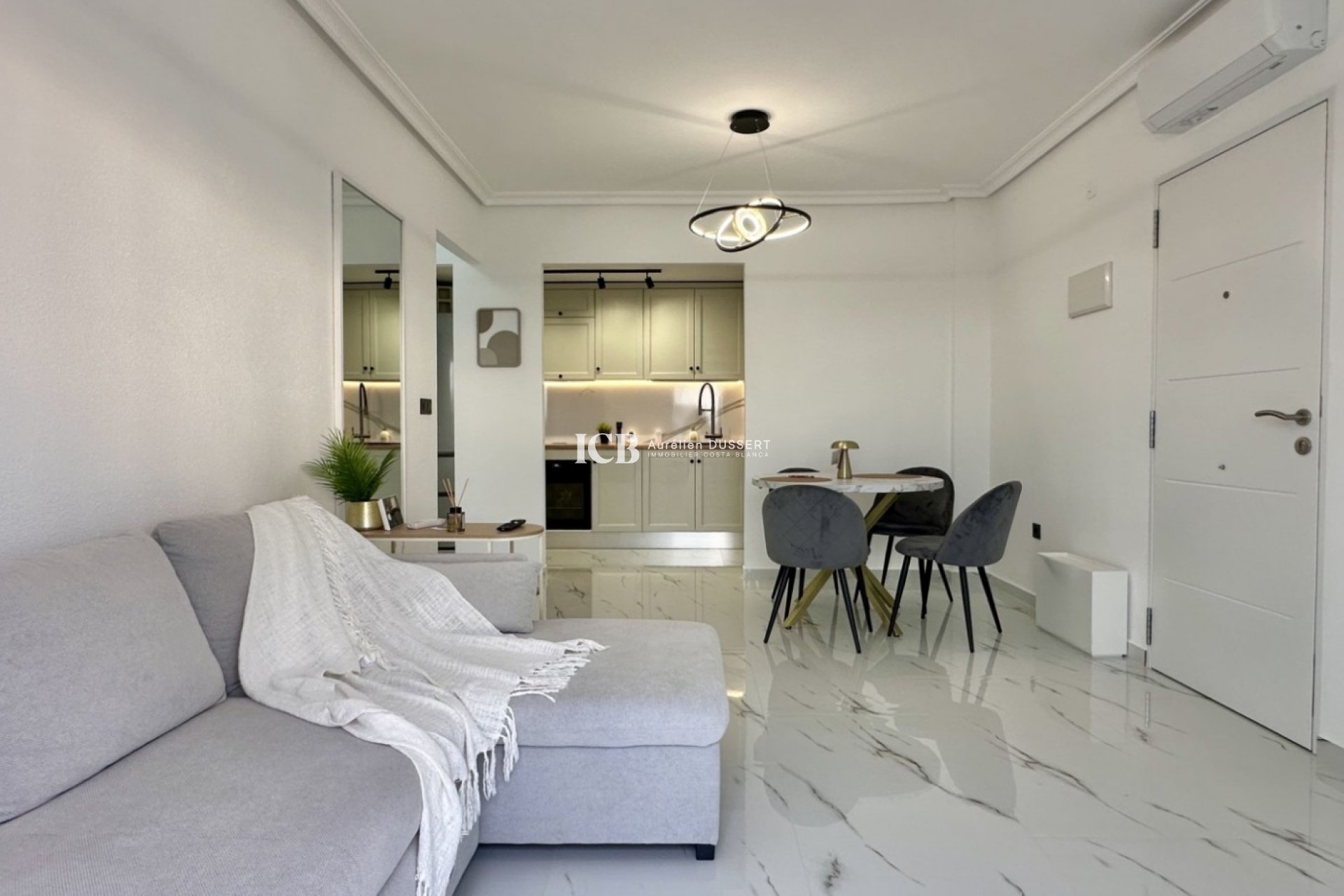 Reventa - Apartamento / piso -
Orihuela Costa - Playa Flamenca