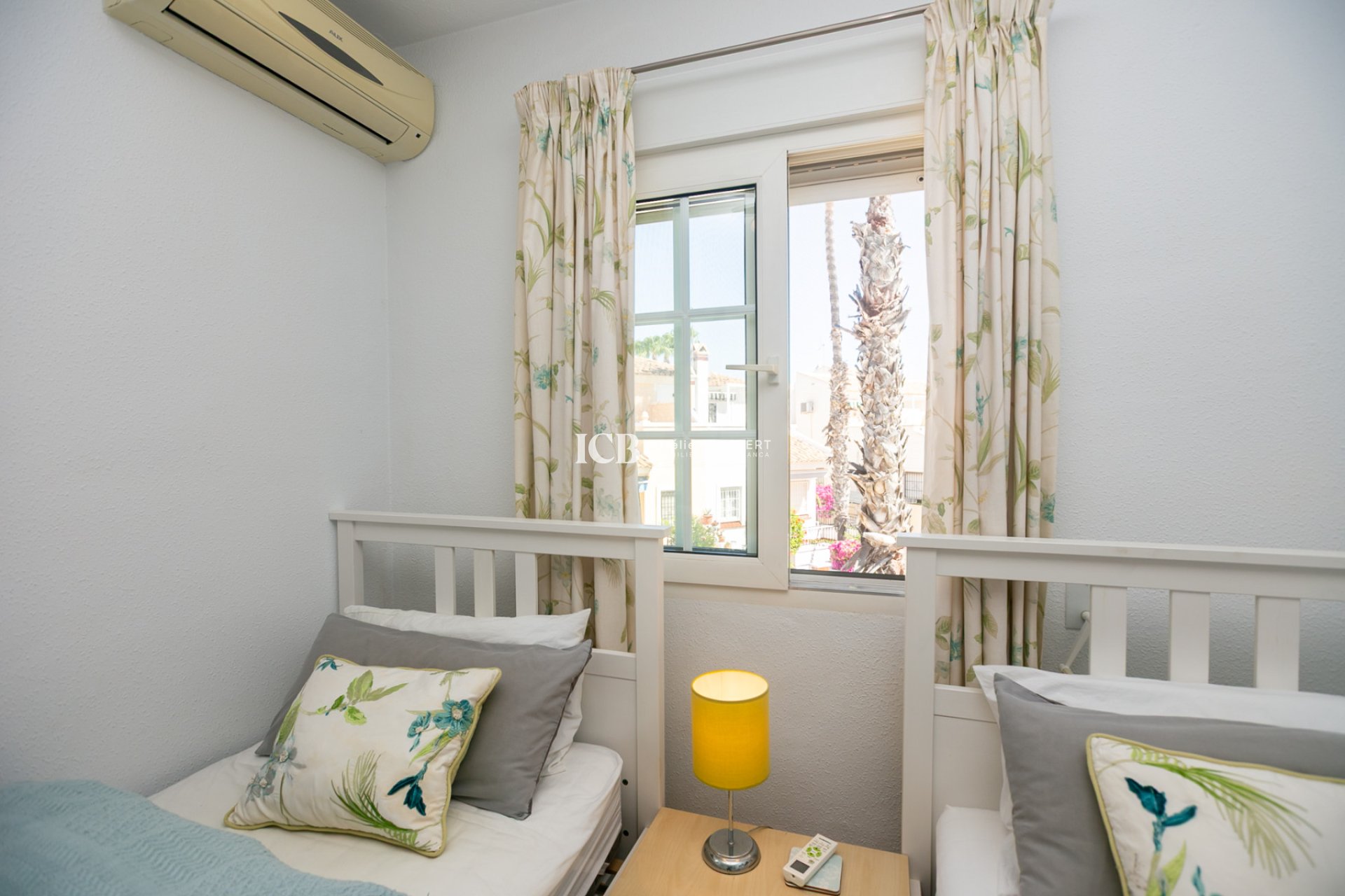 Reventa - Apartamento / piso -
Orihuela Costa - Playa Flamenca