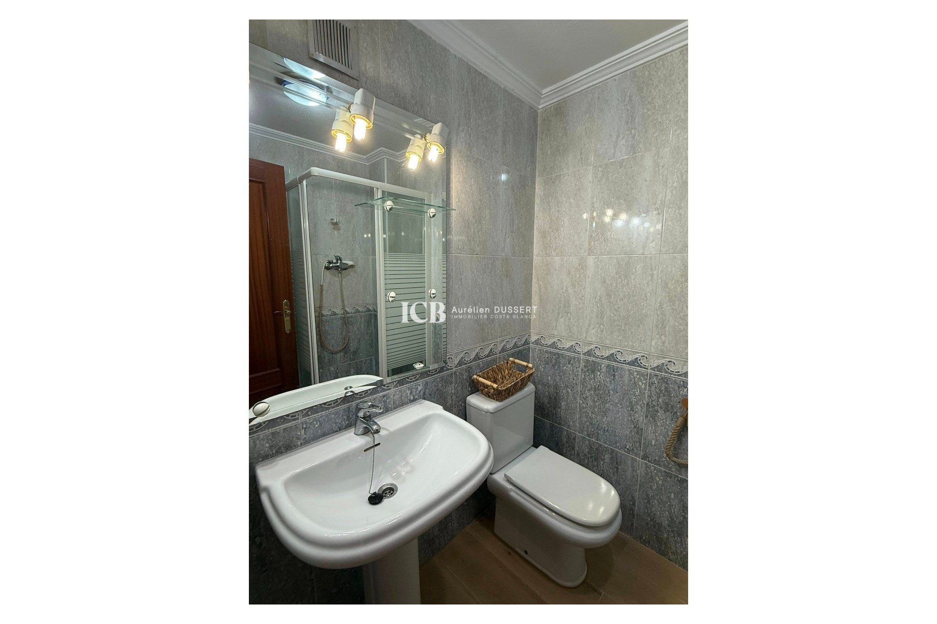 Reventa - Apartamento / piso -
San Miguel de Salinas - Pueblo
