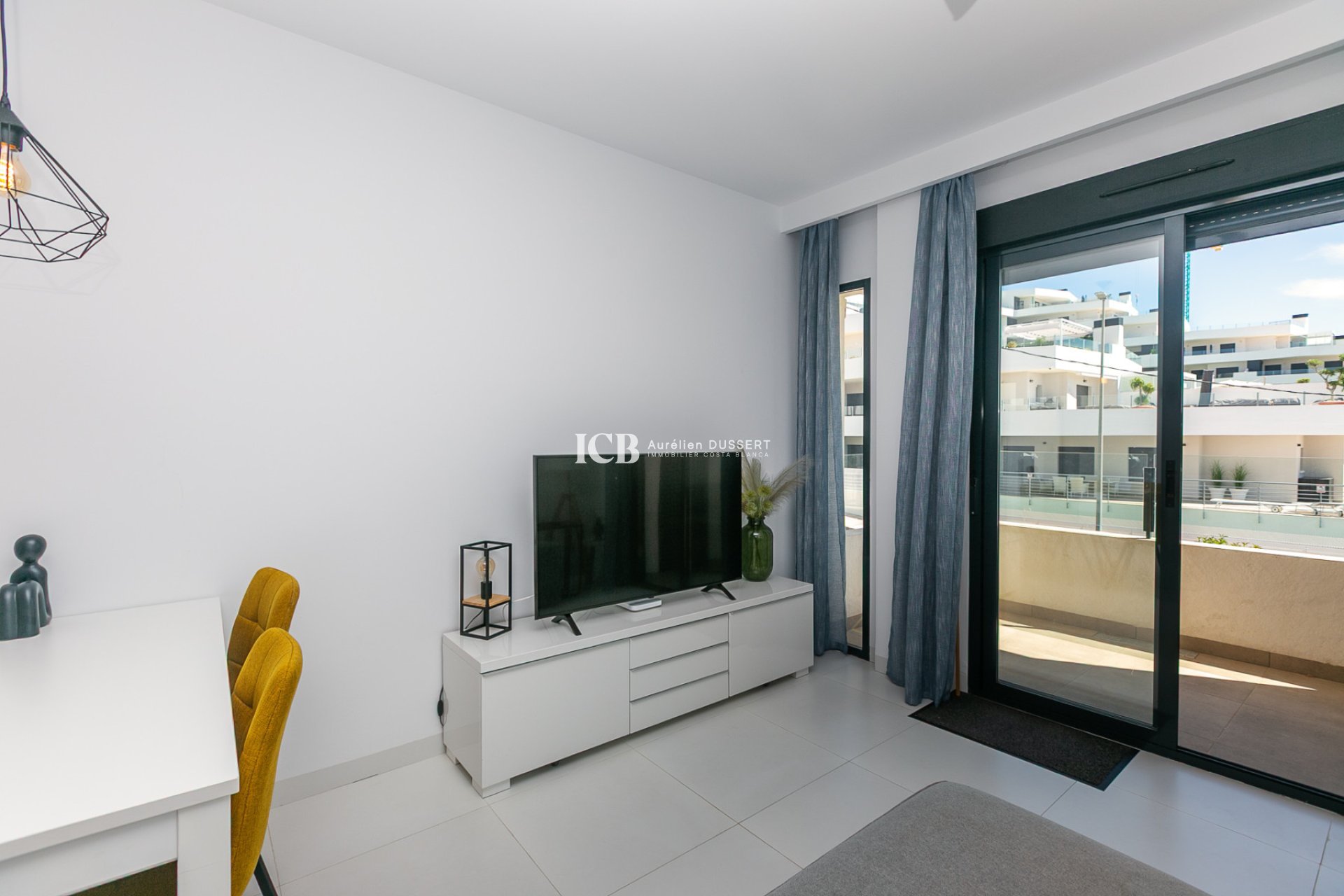Reventa - Apartamento / piso -
San Miguel de Salinas - Pueblo