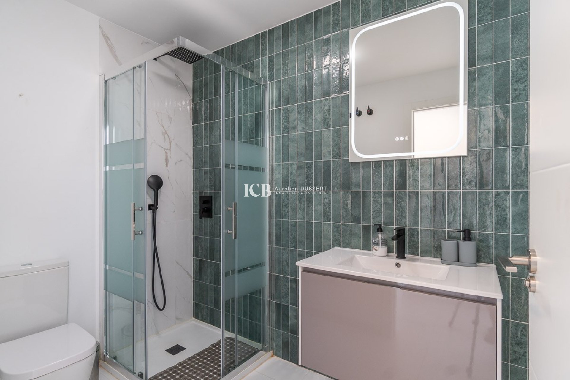 Reventa - Apartamento / piso -
San Miguel de Salinas - Pueblo