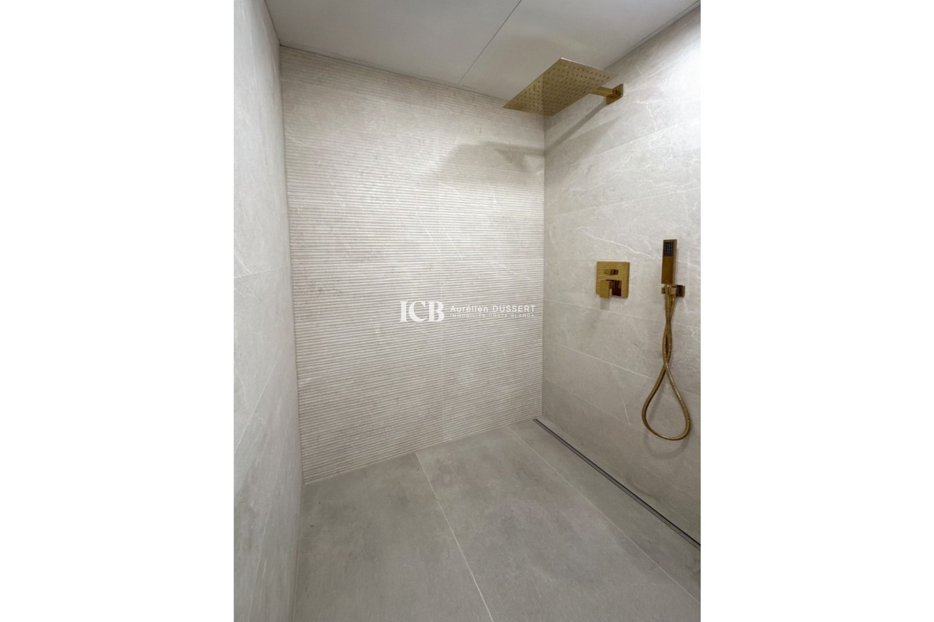 Reventa - Apartamento / piso -
Torrevieja - Centro