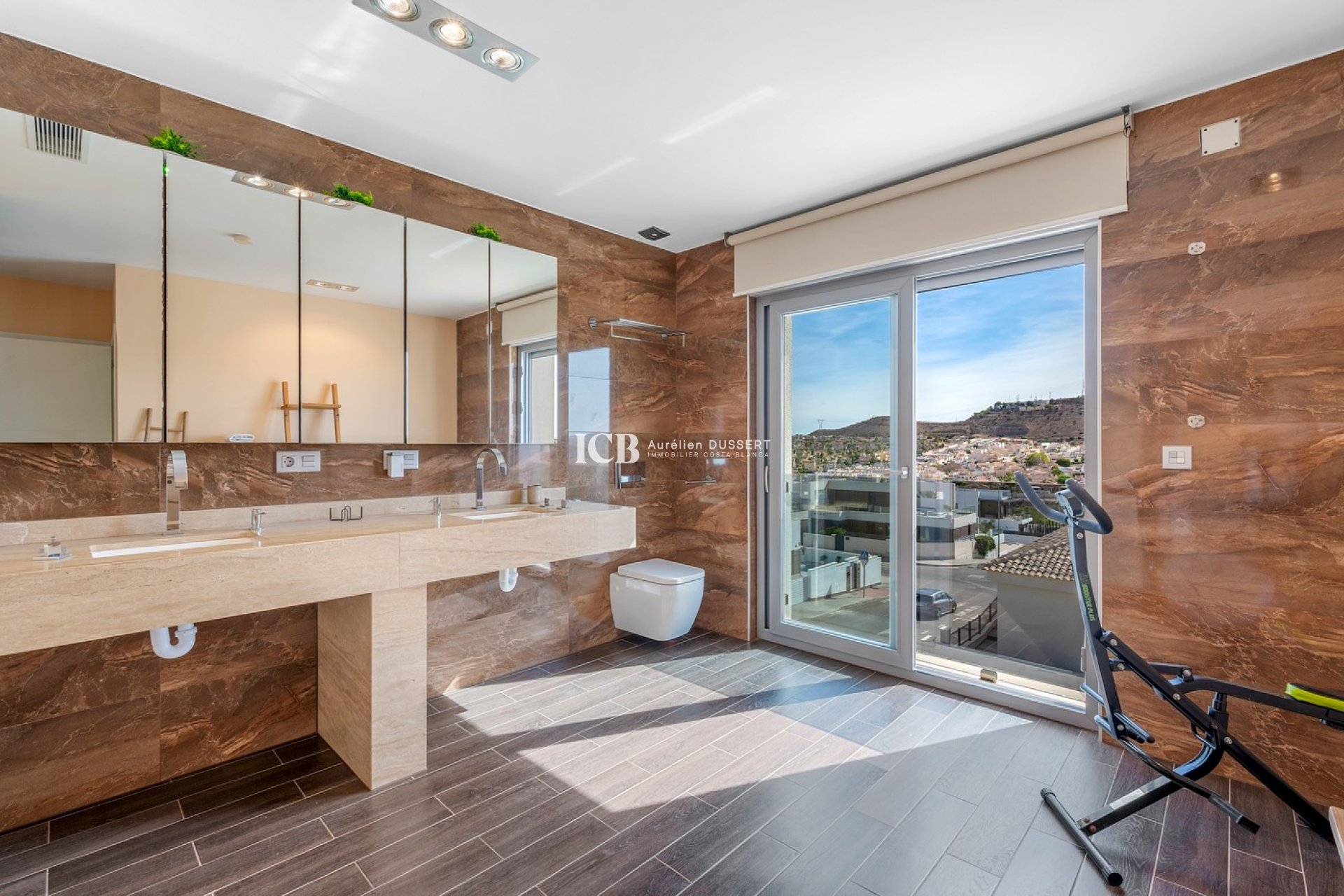 Reventa - Casa independiente -
Benijofar