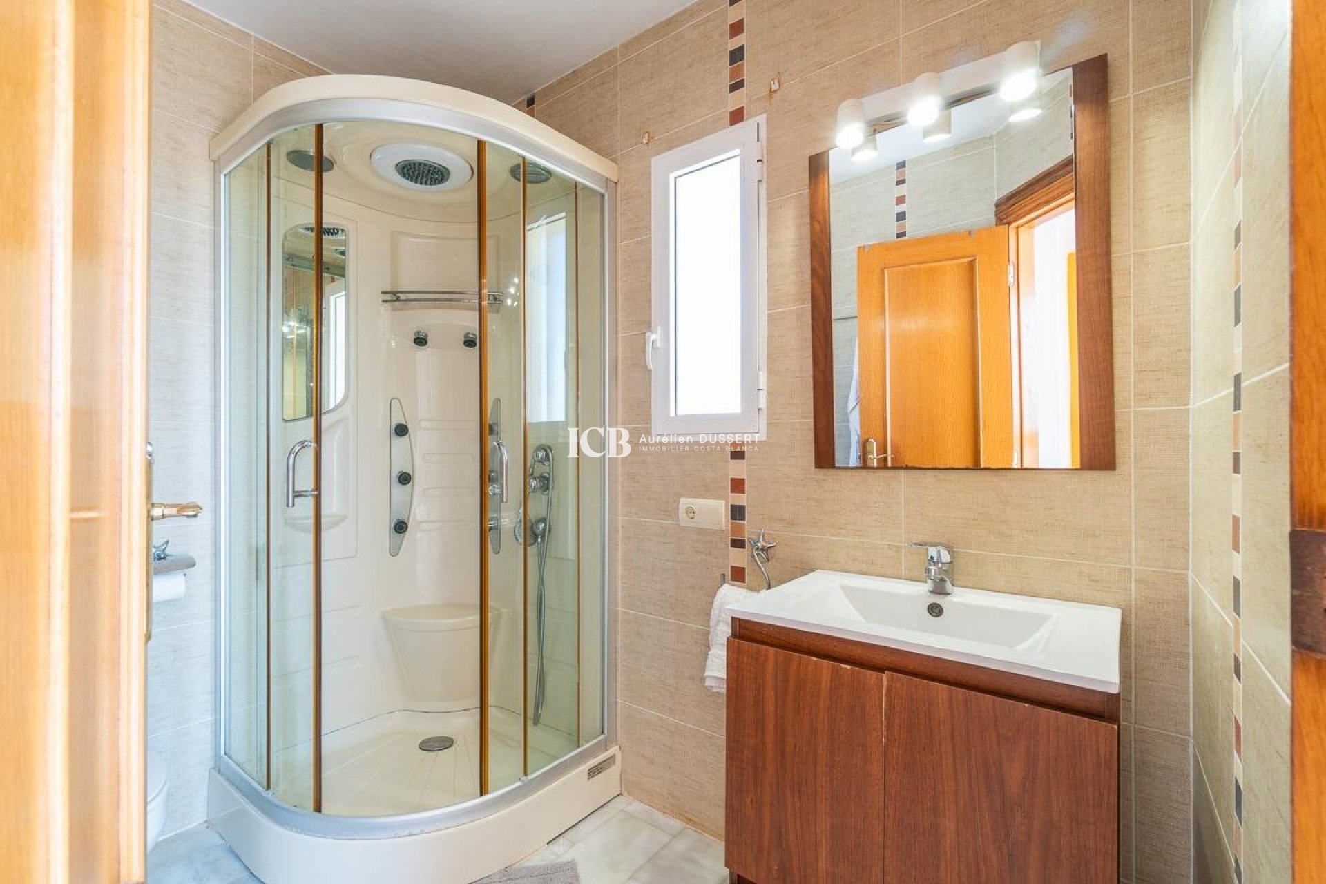 Reventa - Casa independiente -
La Mata