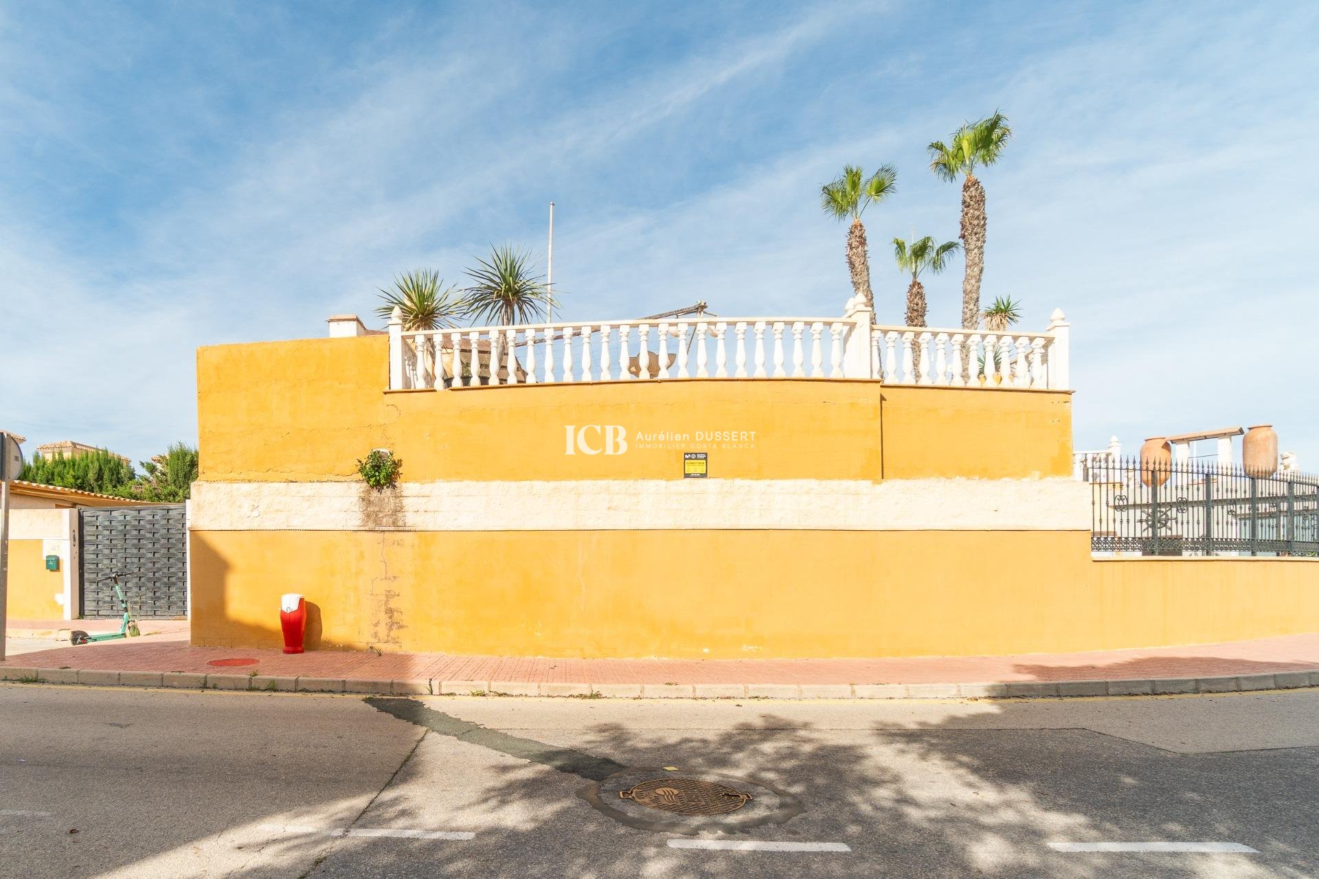 Reventa - Casa independiente -
Los Altos - Torrevieja