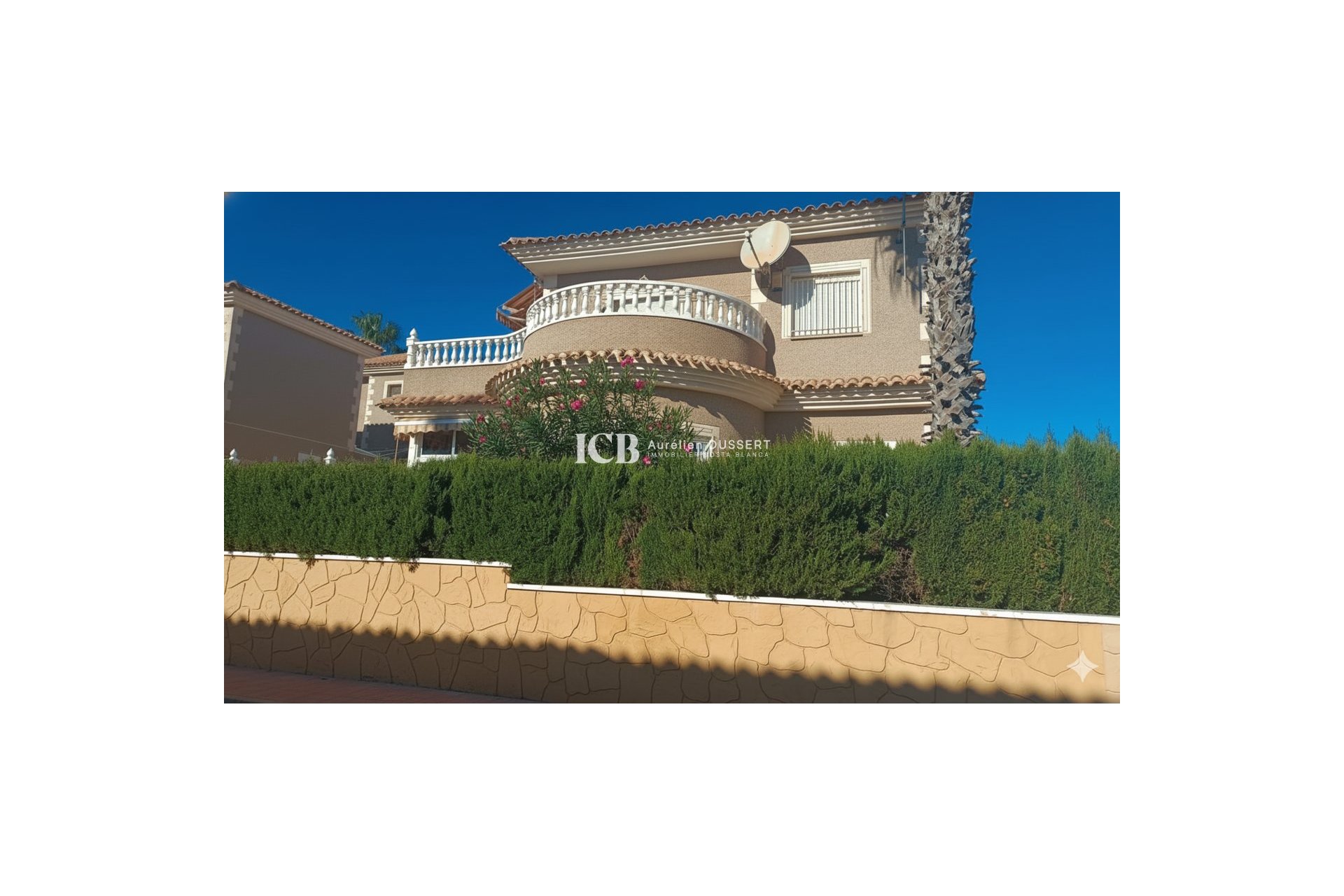 Reventa - Casa independiente -
Los Balcones - Torrevieja