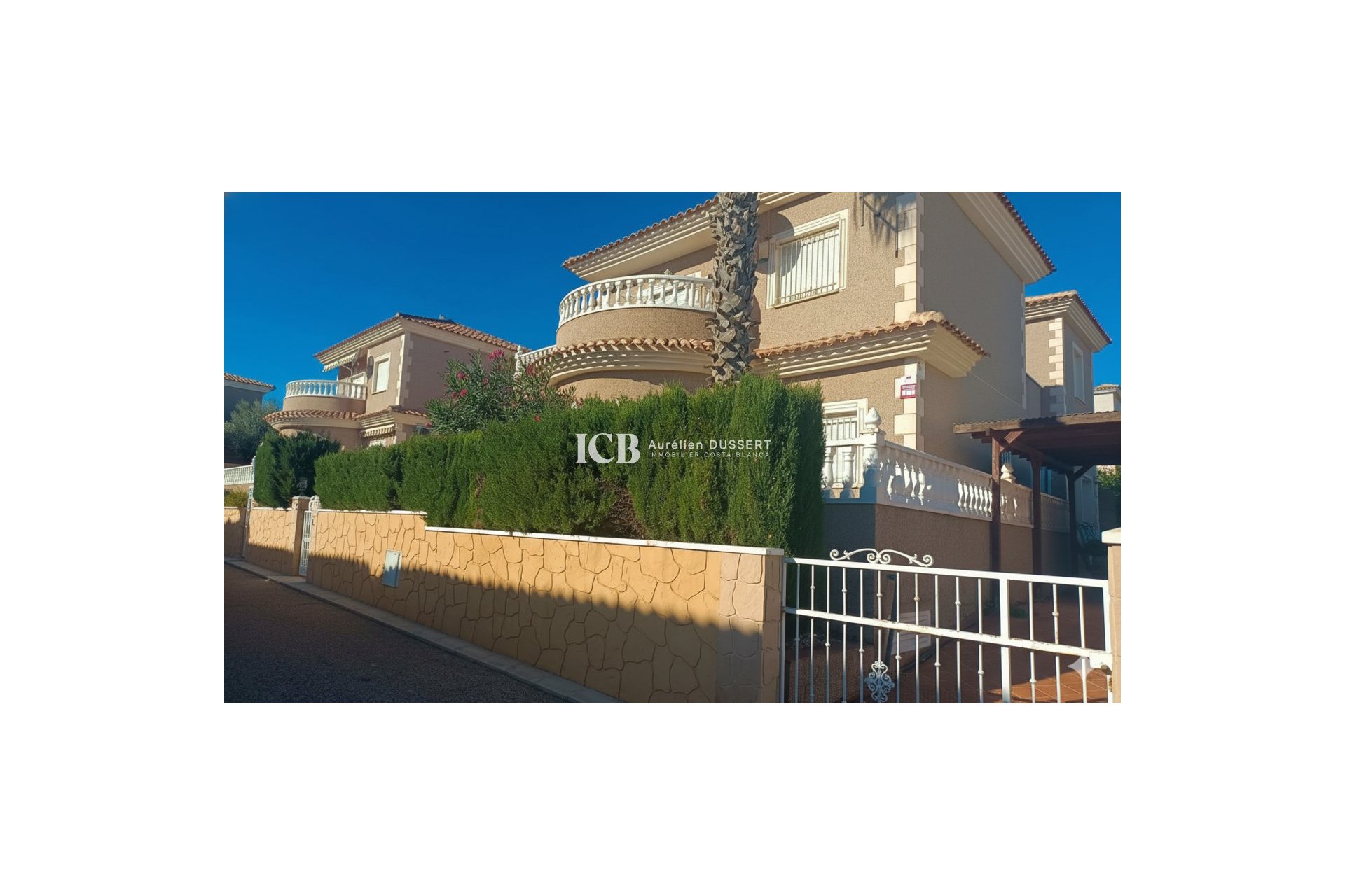 Reventa - Casa independiente -
Los Balcones - Torrevieja