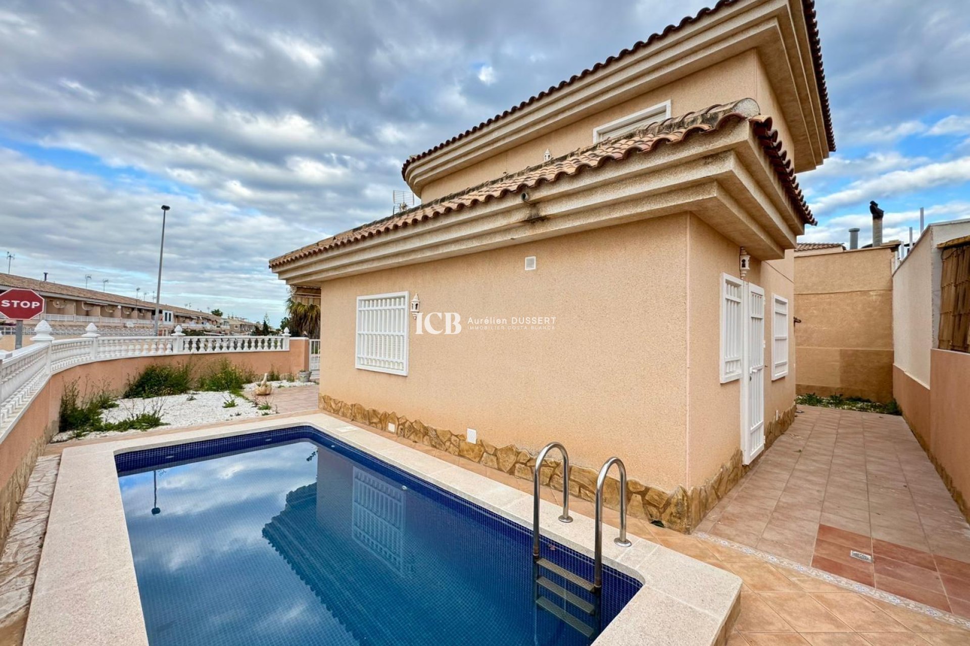 Reventa - Casa independiente -
Los Balcones - Torrevieja