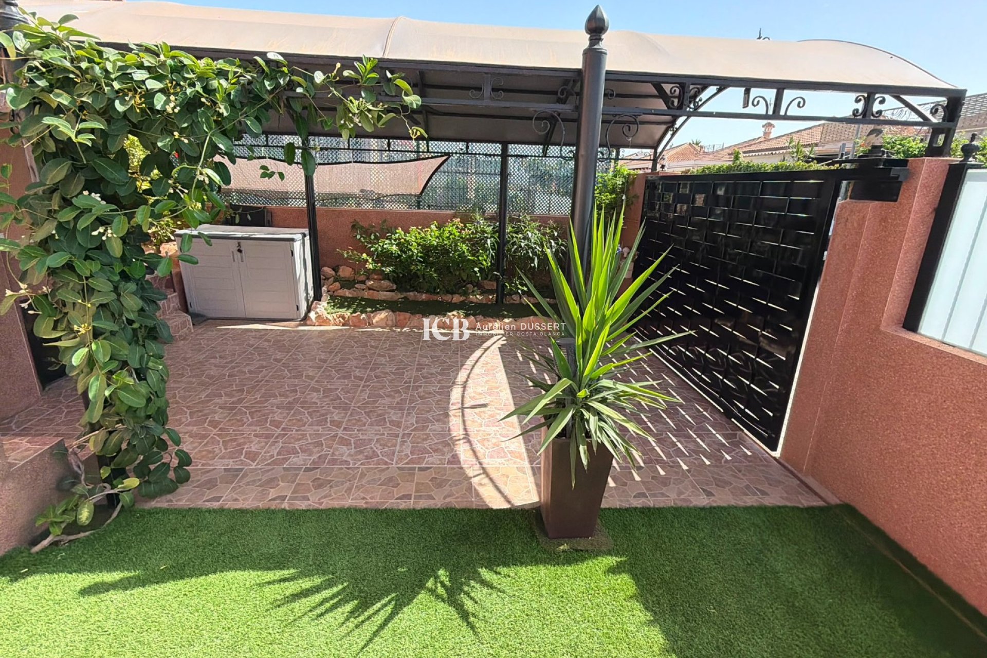 Reventa - Casa independiente -
Los Montesinos - La Herrada