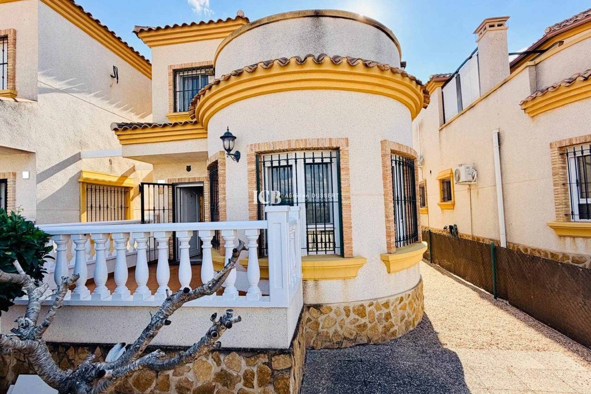 Reventa - Casa independiente -
Los Montesinos - La Herrada
