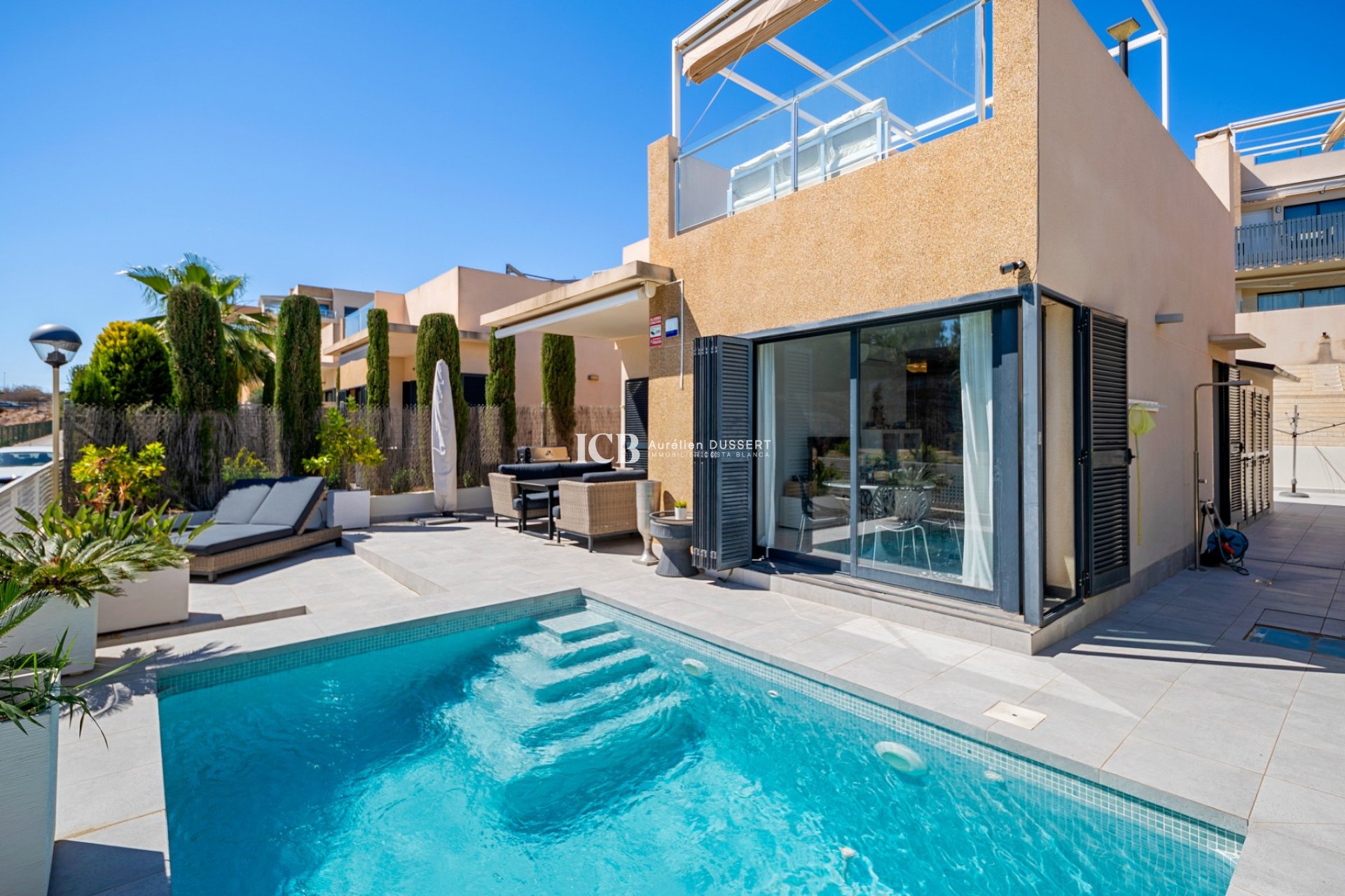 Reventa - Casa independiente -
Orihuela Costa - La Zenia