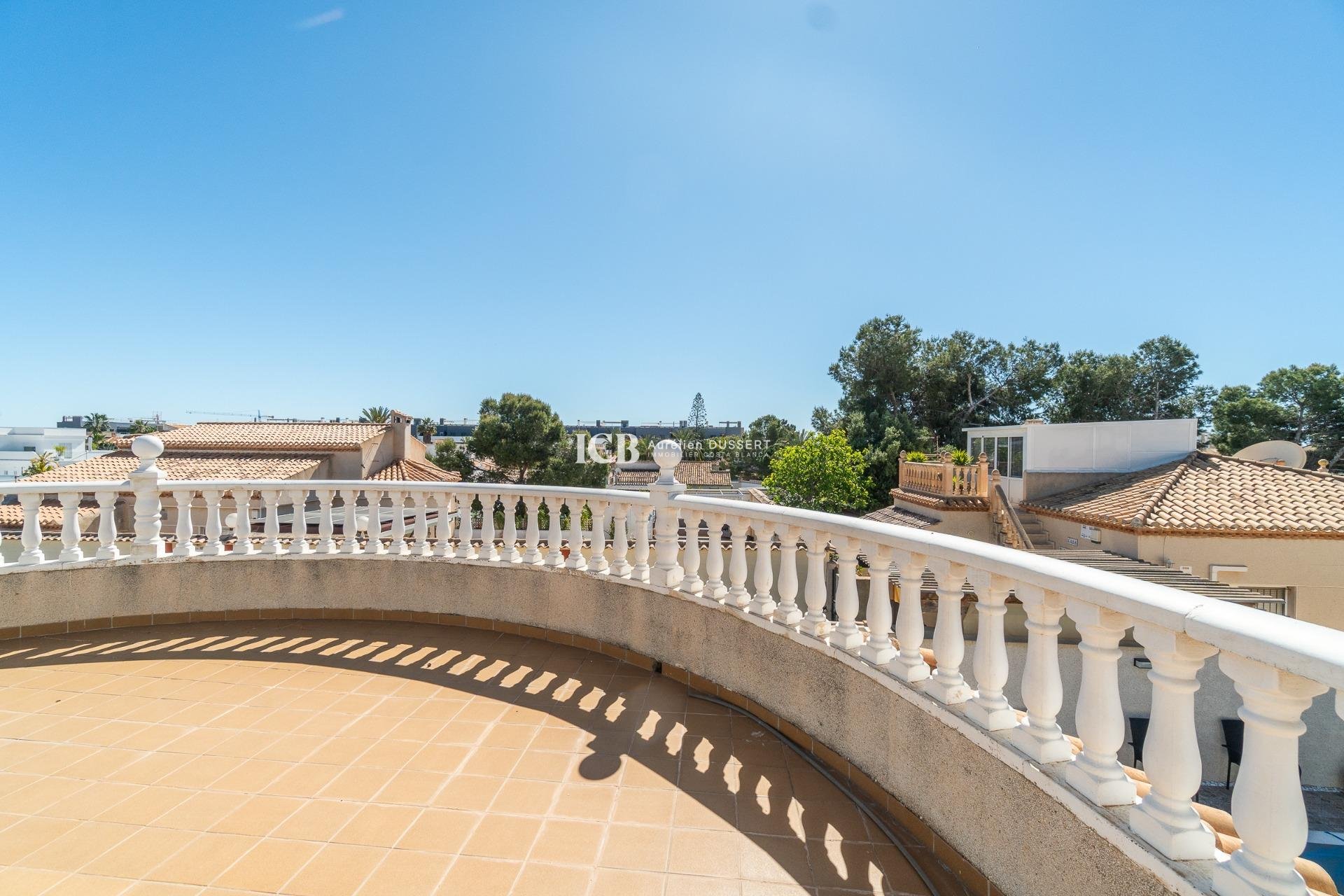 Reventa - Casa independiente -
Orihuela Costa - La Zenia