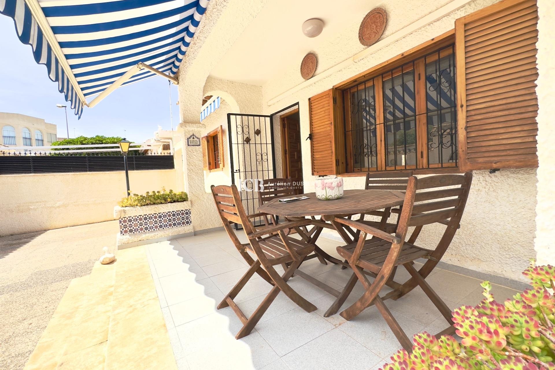 Reventa - Casa independiente -
Orihuela Costa - La Zenia