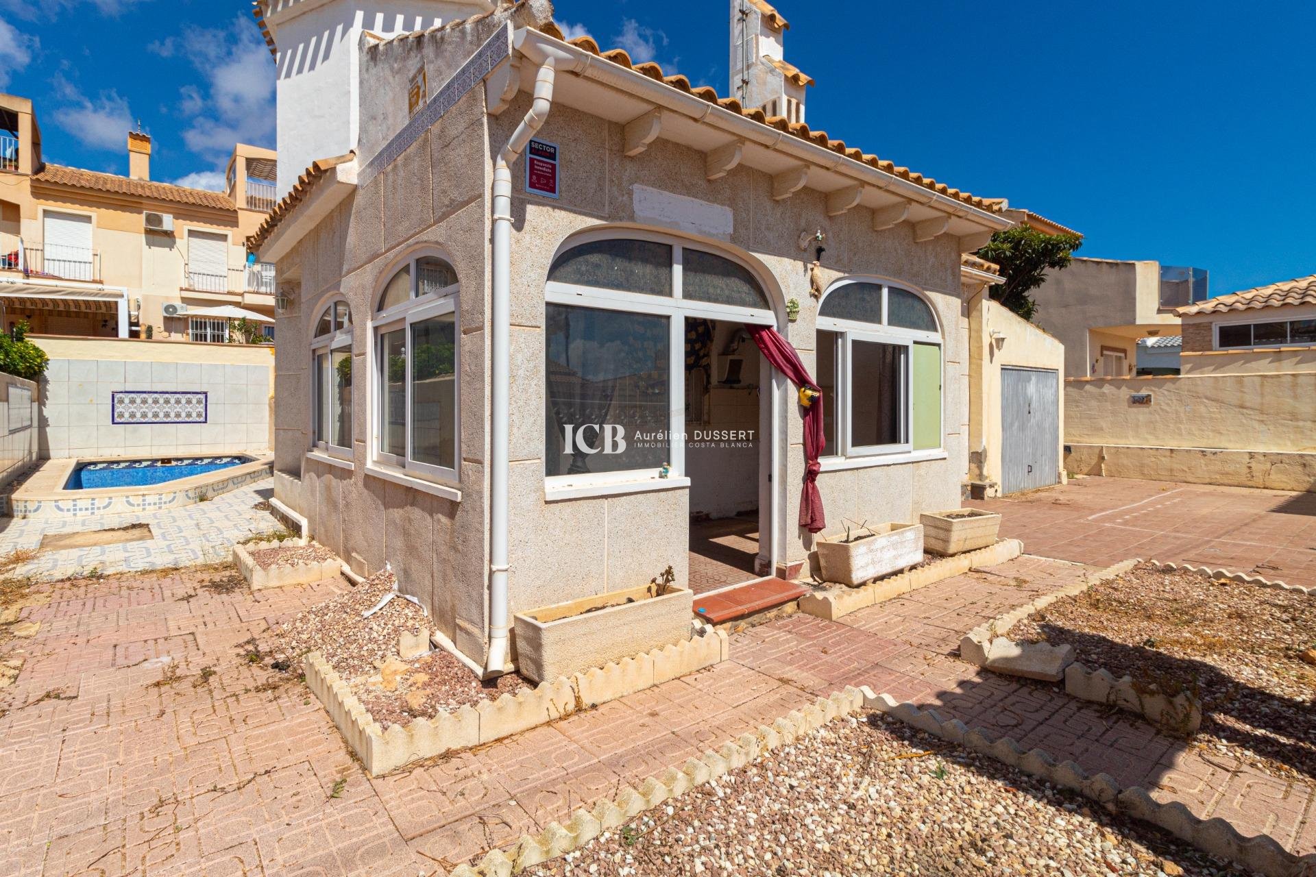 Reventa - Casa independiente -
Orihuela Costa - Los Almendros-La Florida