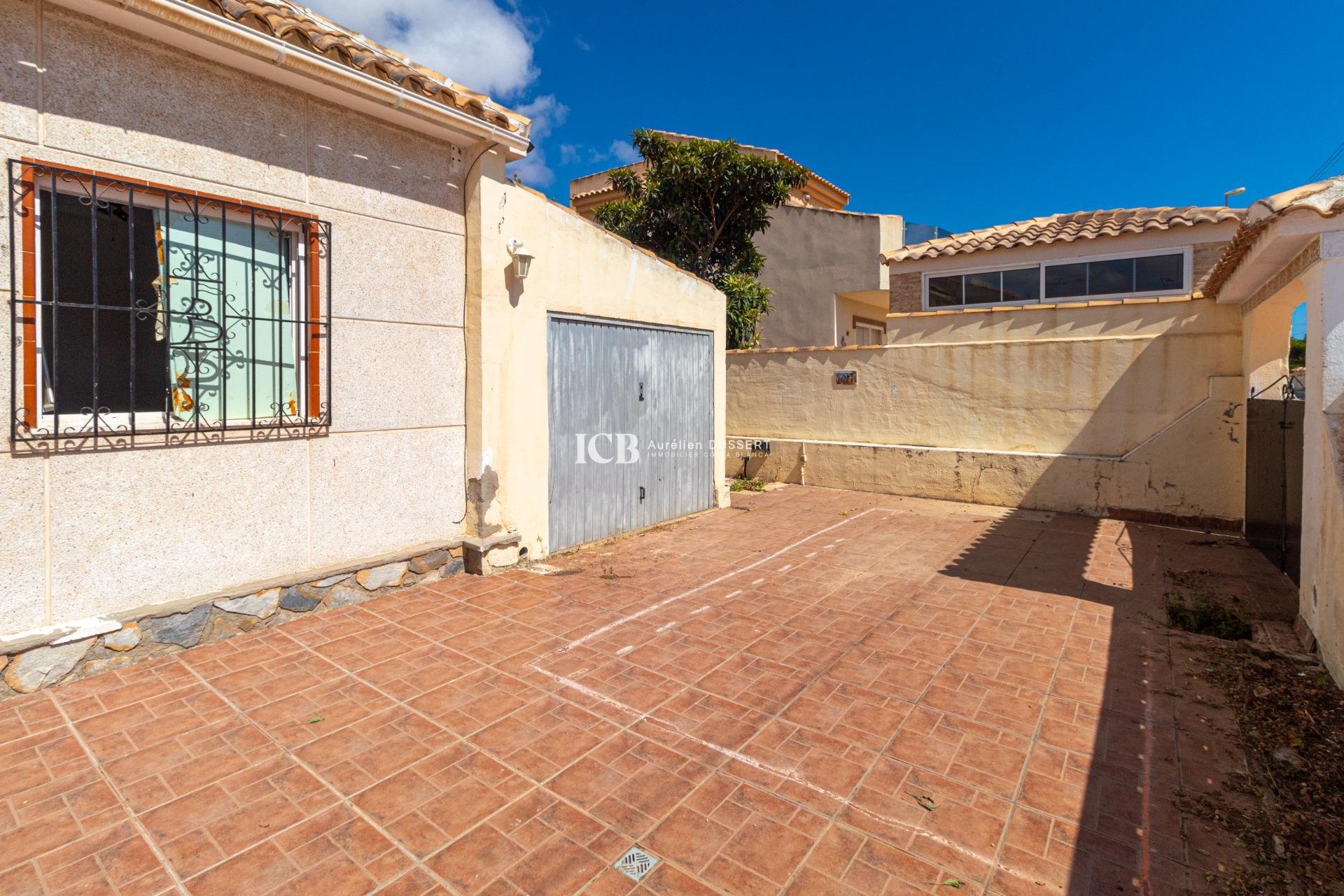 Reventa - Casa independiente -
Orihuela Costa - Los Almendros-La Florida