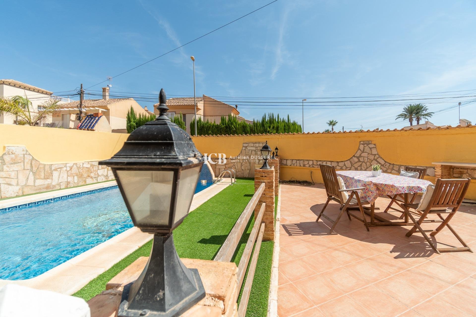 Reventa - Casa independiente -
Orihuela Costa - Los Almendros-La Florida