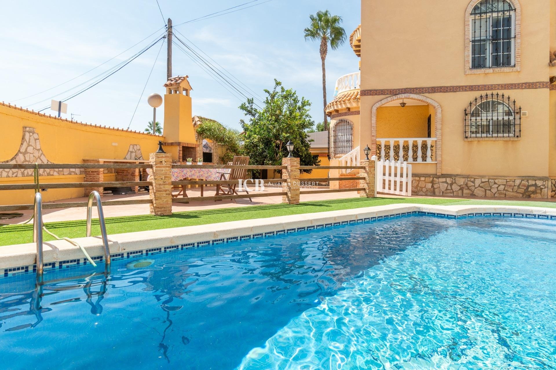 Reventa - Casa independiente -
Orihuela Costa - Los Almendros-La Florida